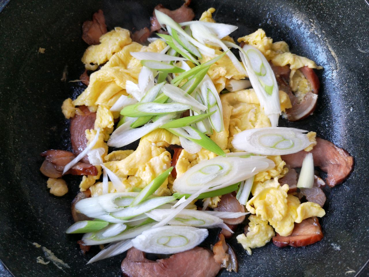 腊肉炒鸡蛋