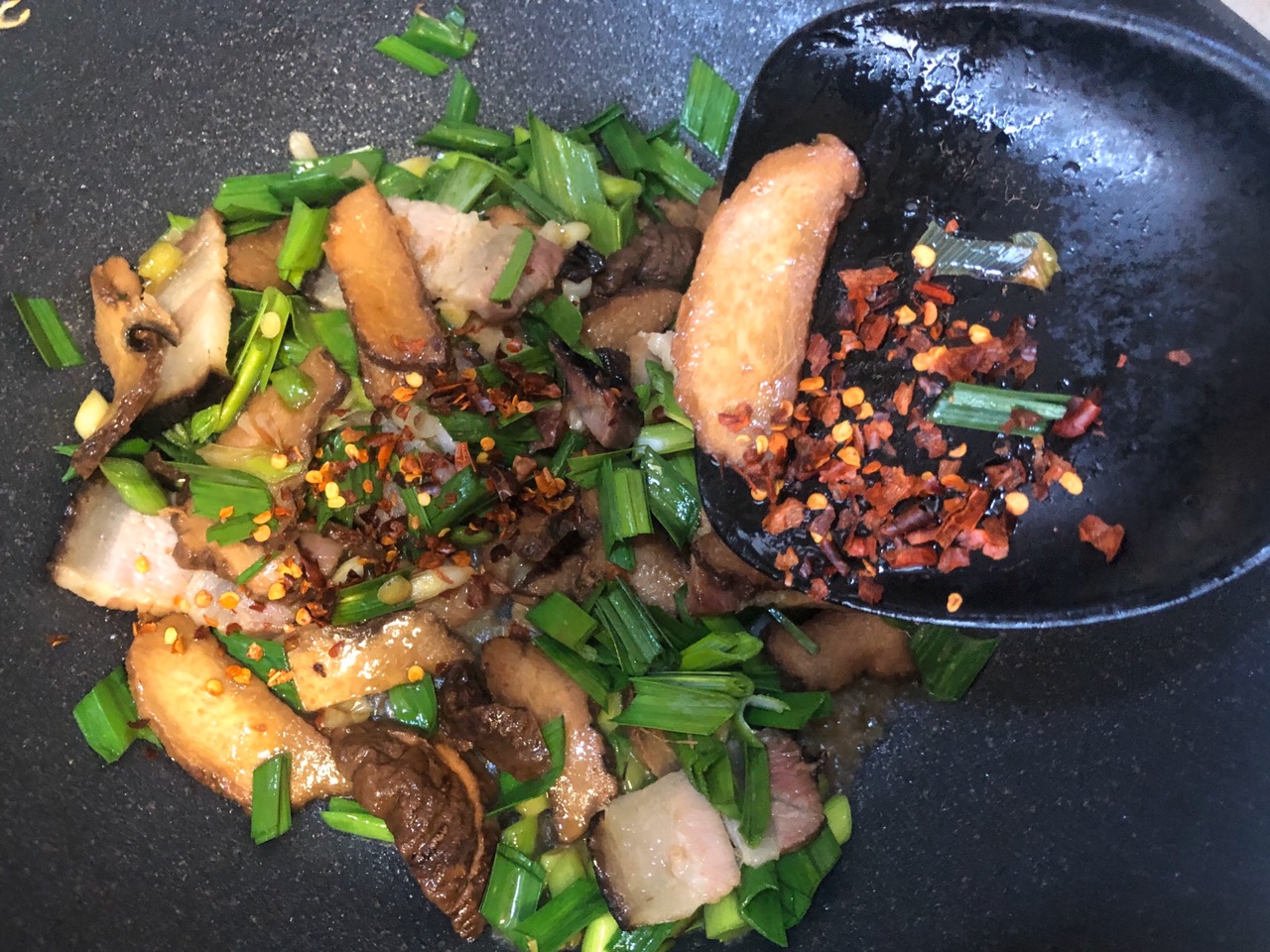 腊肉炒腊芋头