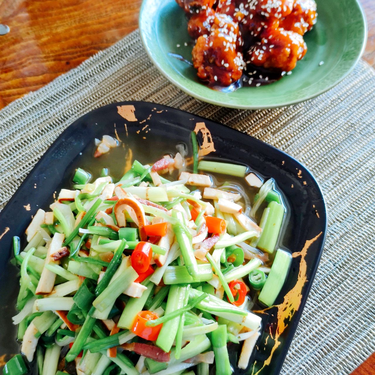 腊肉炒水芹