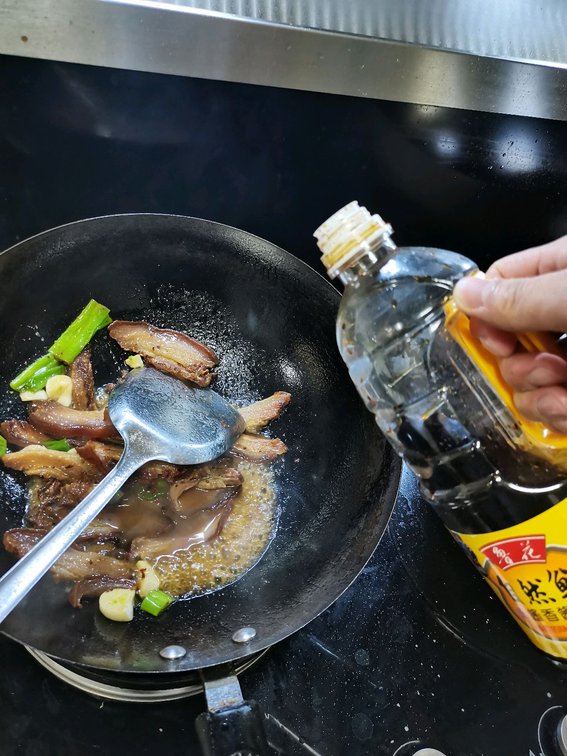 腊肉炒蒜苗