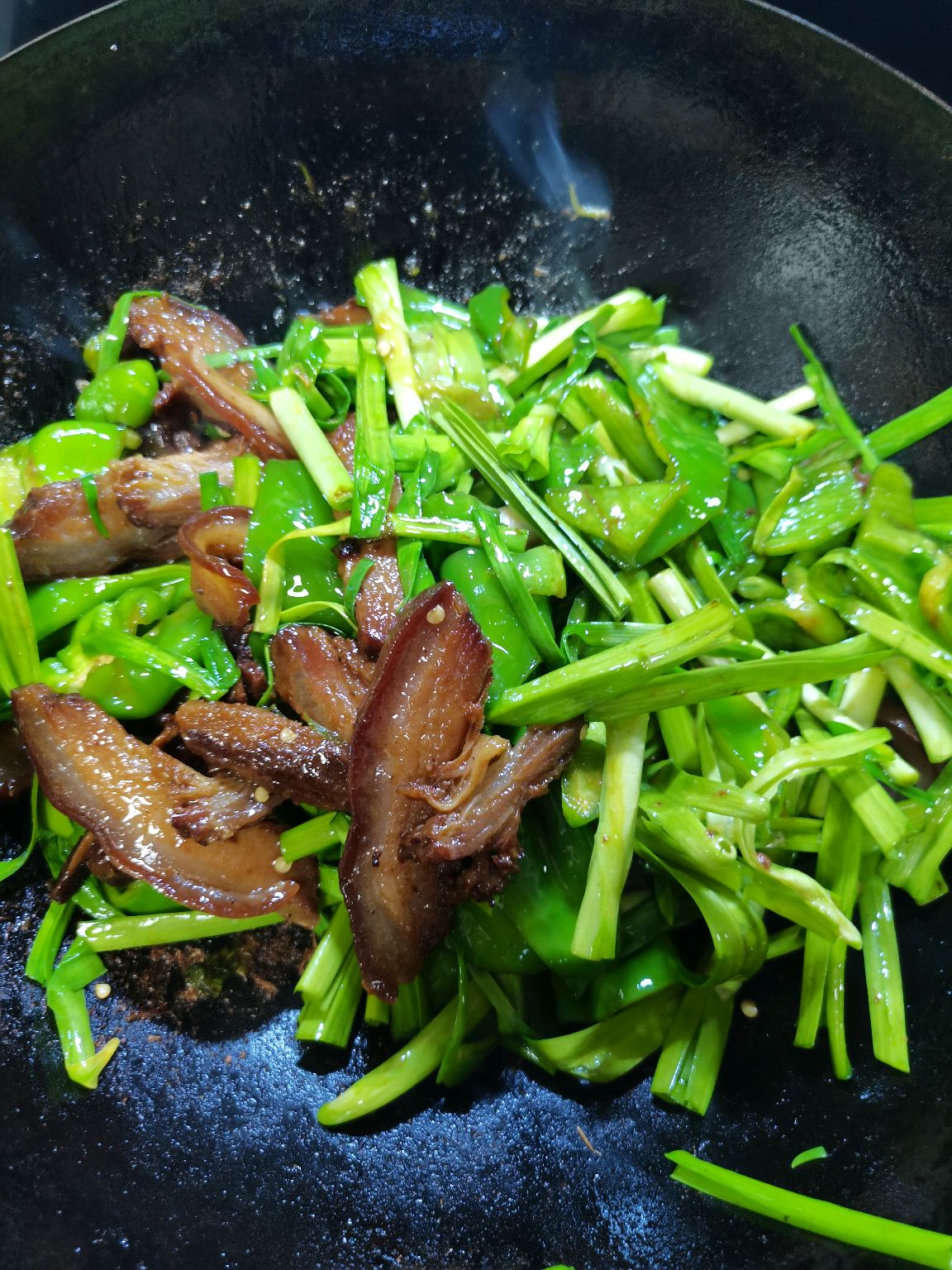 腊肉炒蒜苗
