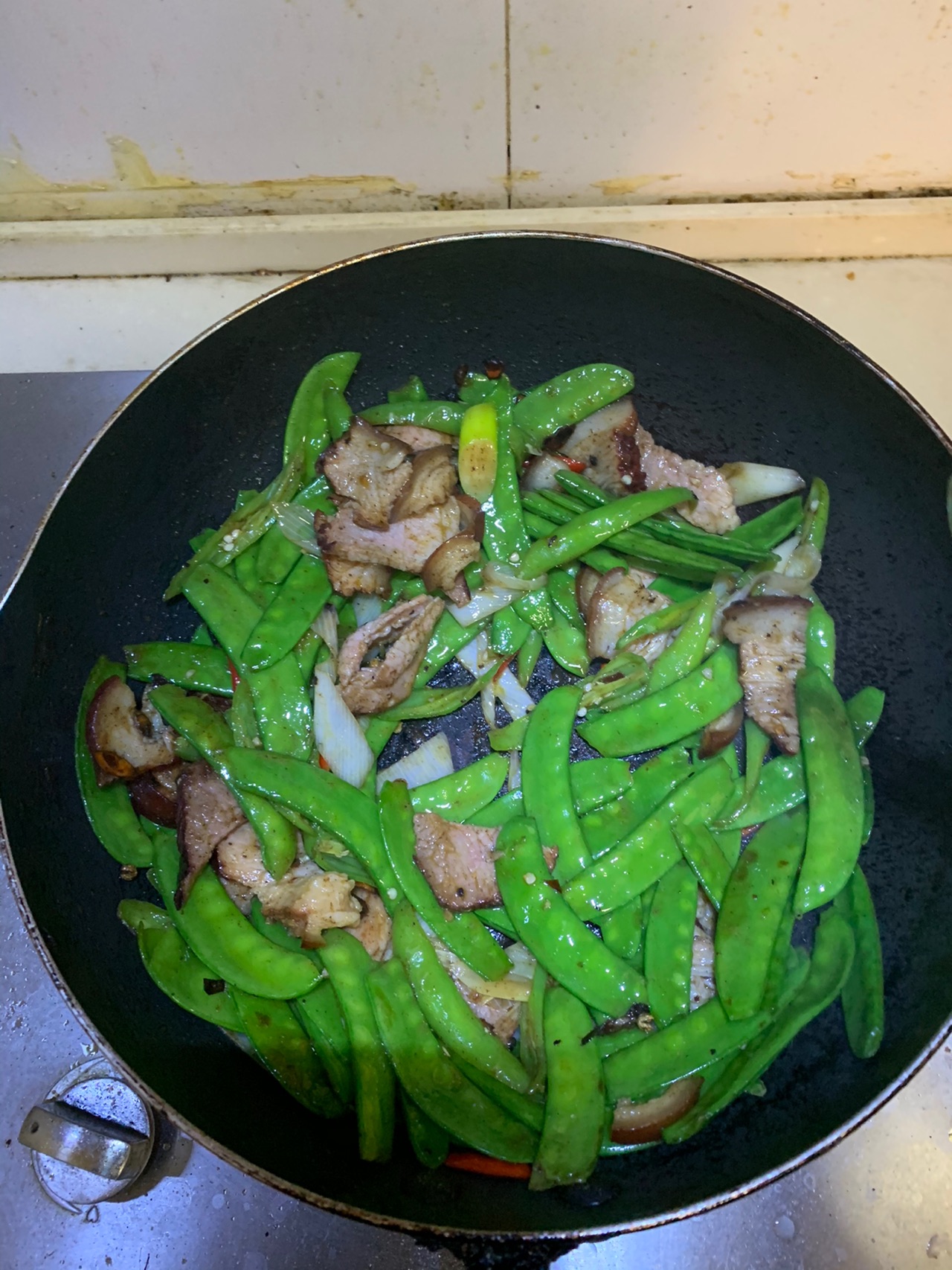 腊肉炒豌豆角