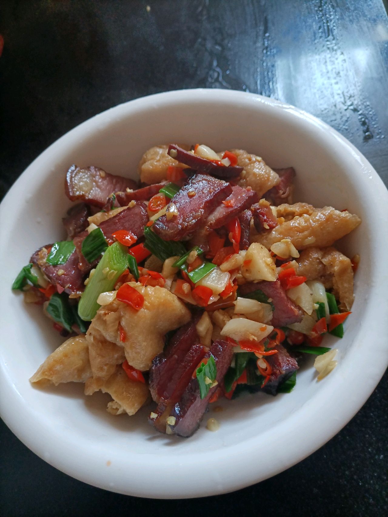 腊肉炒油豆腐