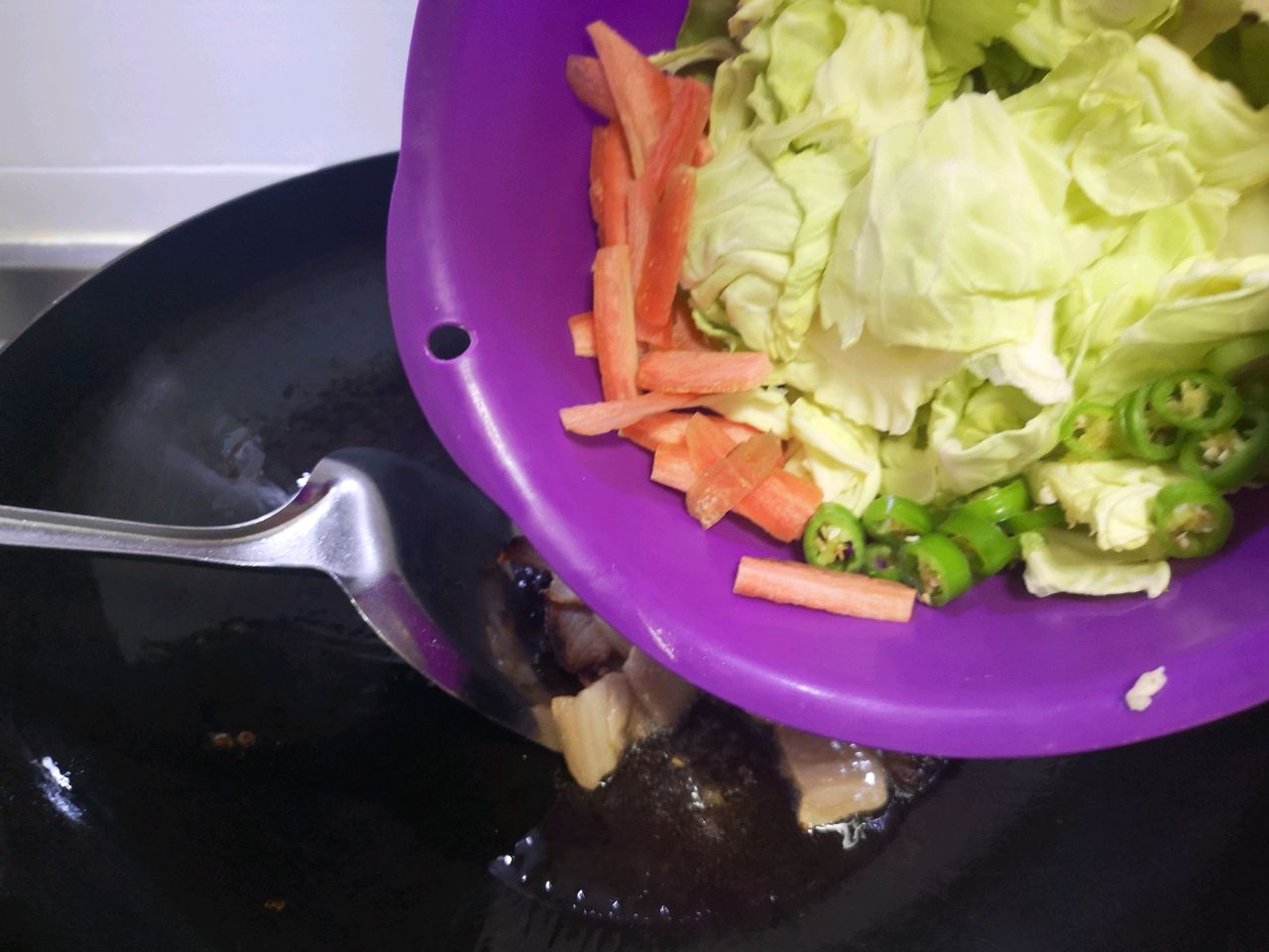 腊肉手撕包菜