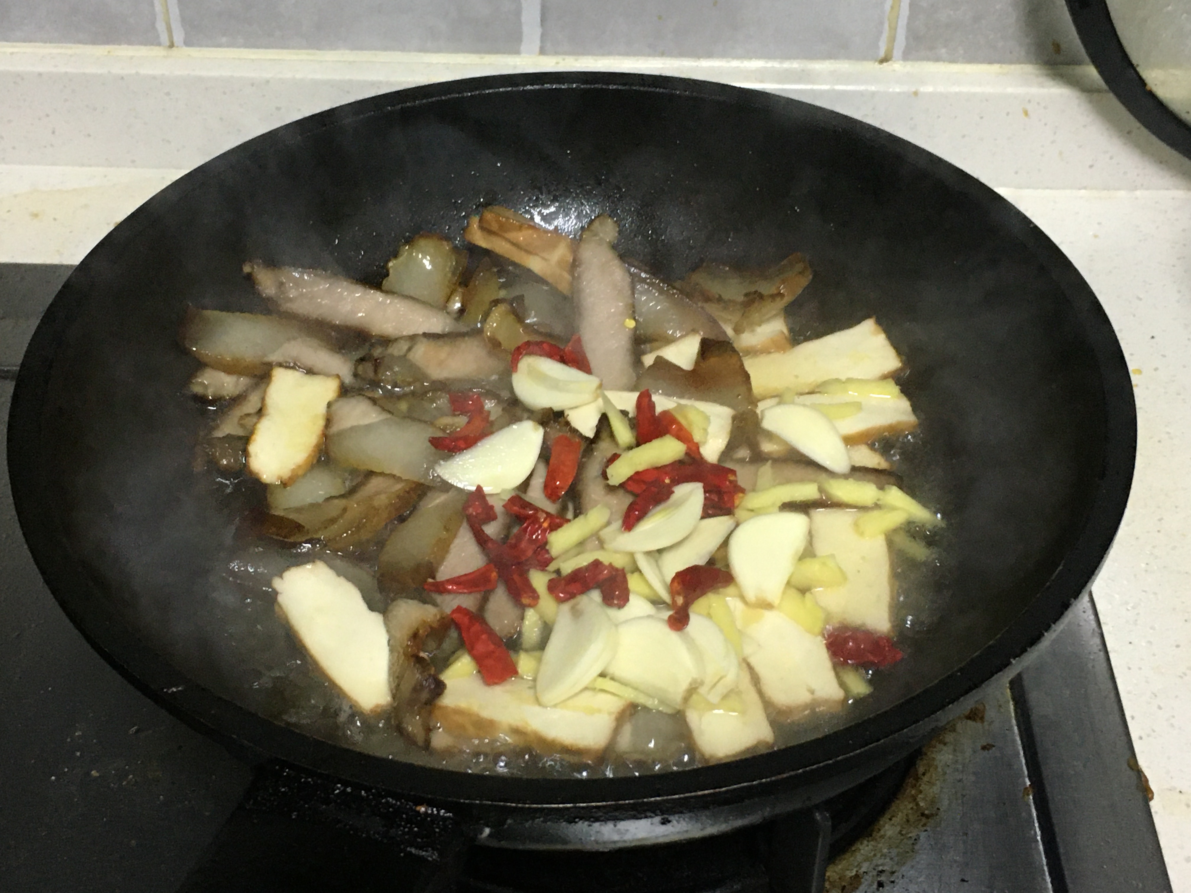 腊肉香干炒萝卜干