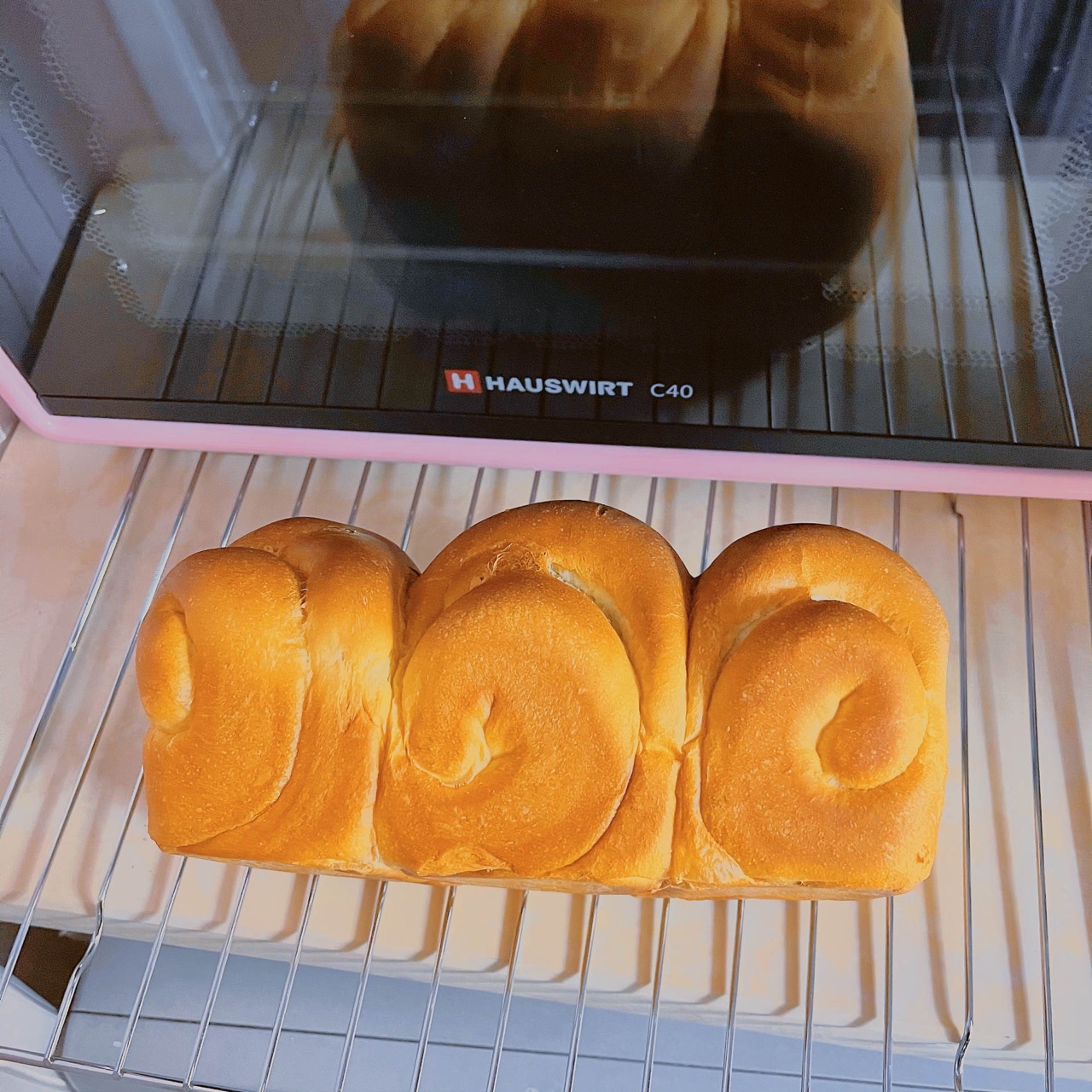拉丝的牛奶吐司