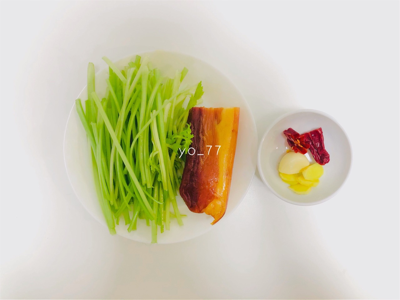 腊味年菜腊肉炒芹菜