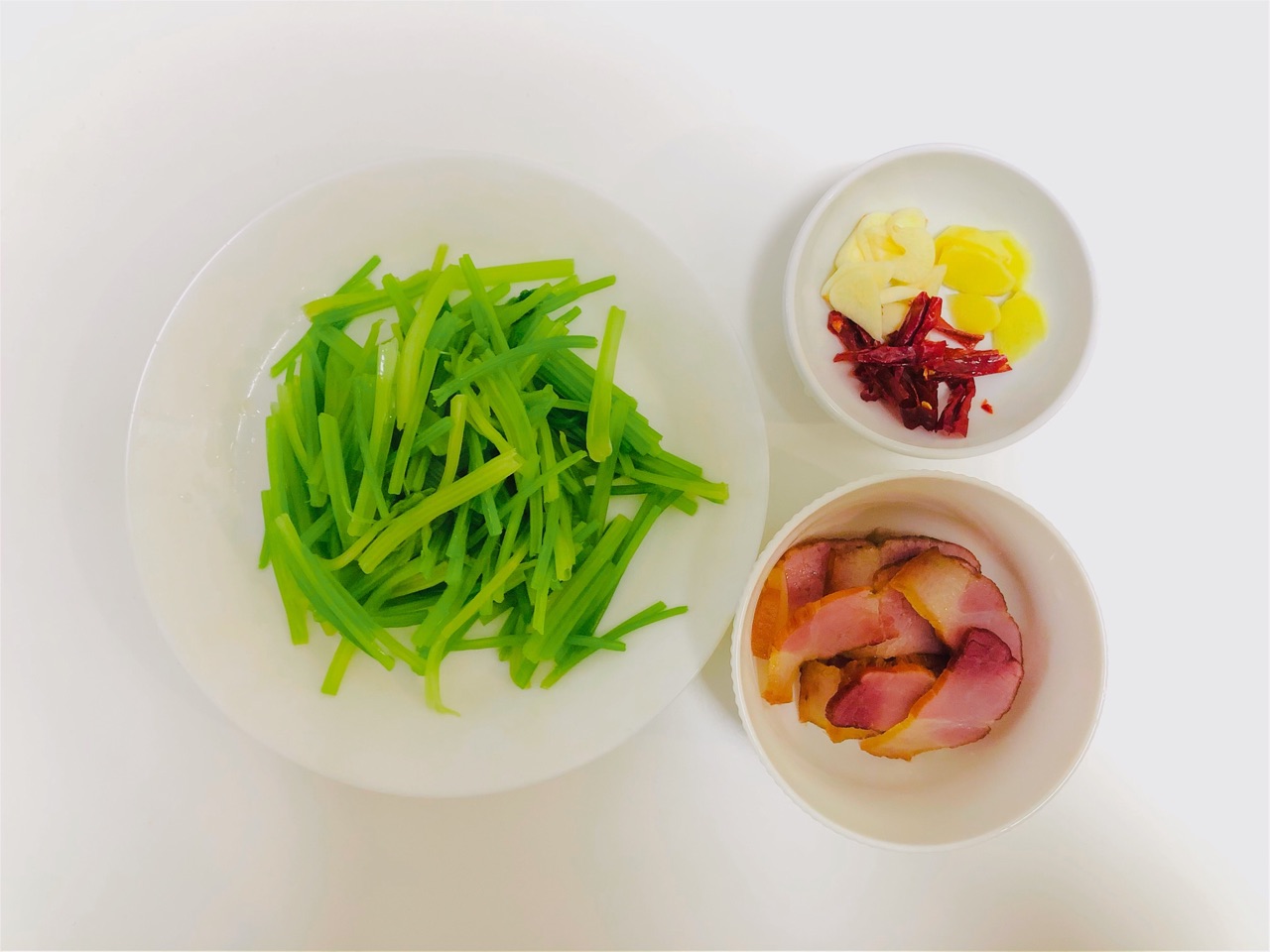 腊味年菜腊肉炒芹菜