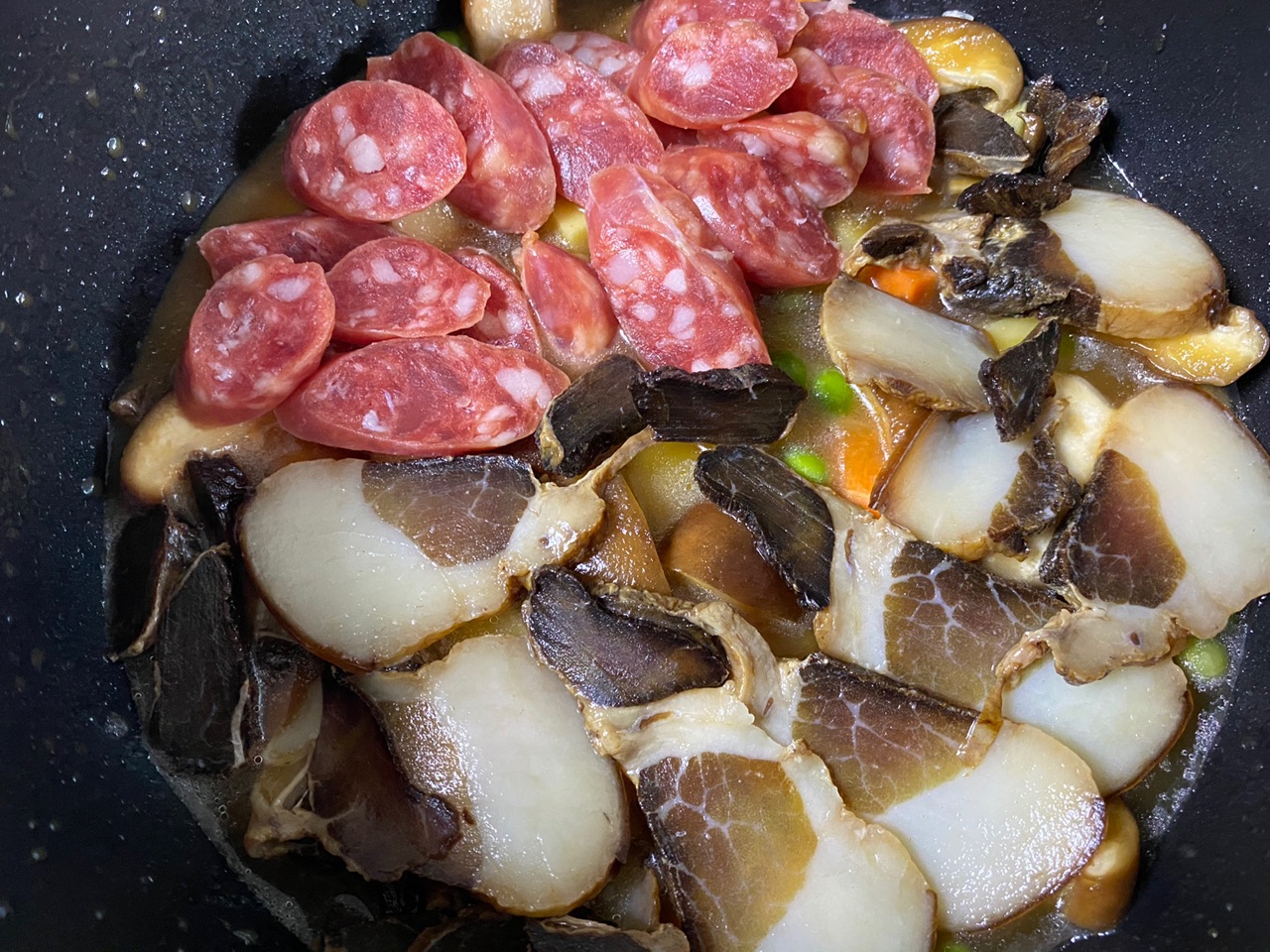 腊味什锦焖饭