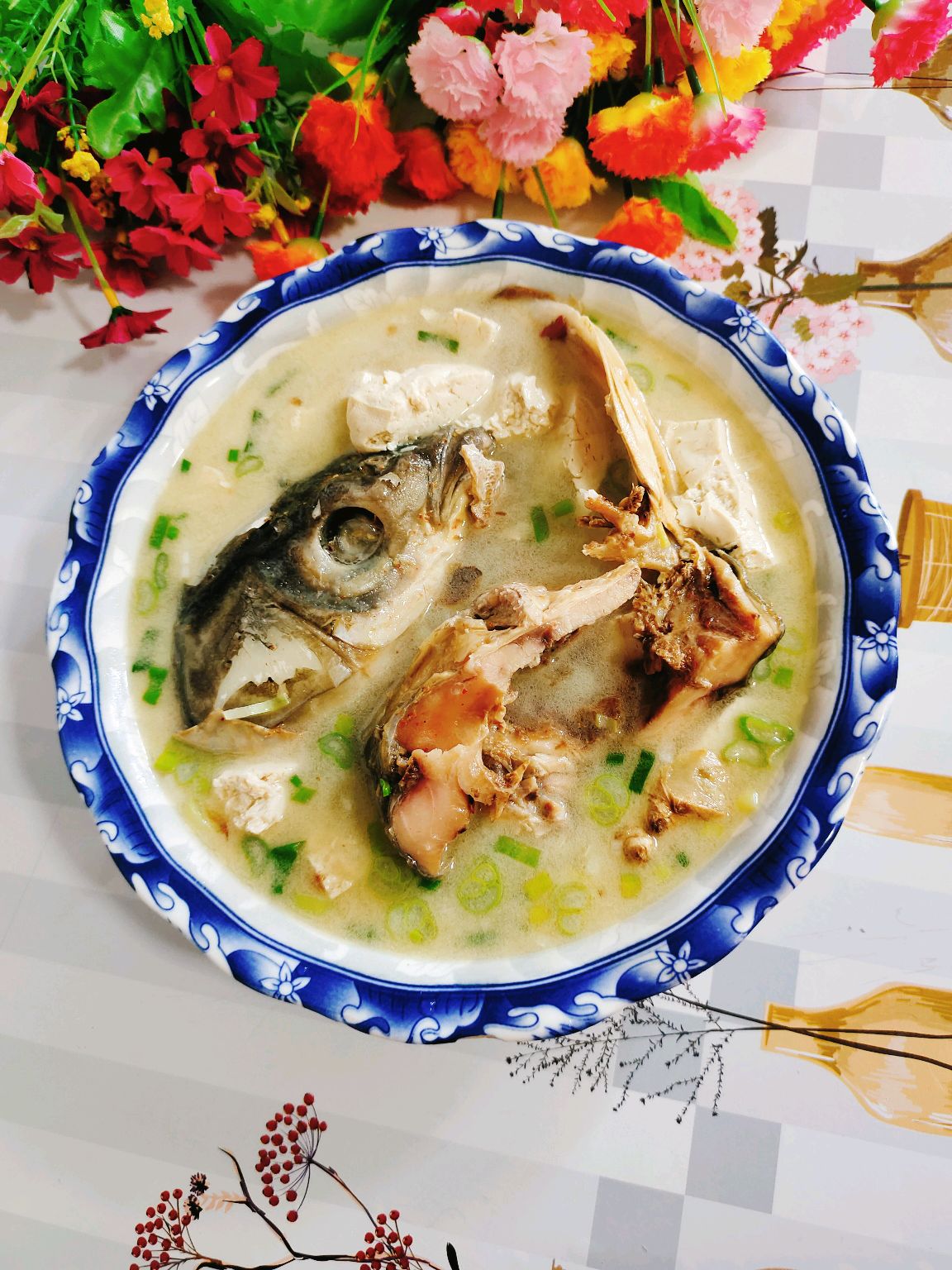 腊鱼头豆腐汤