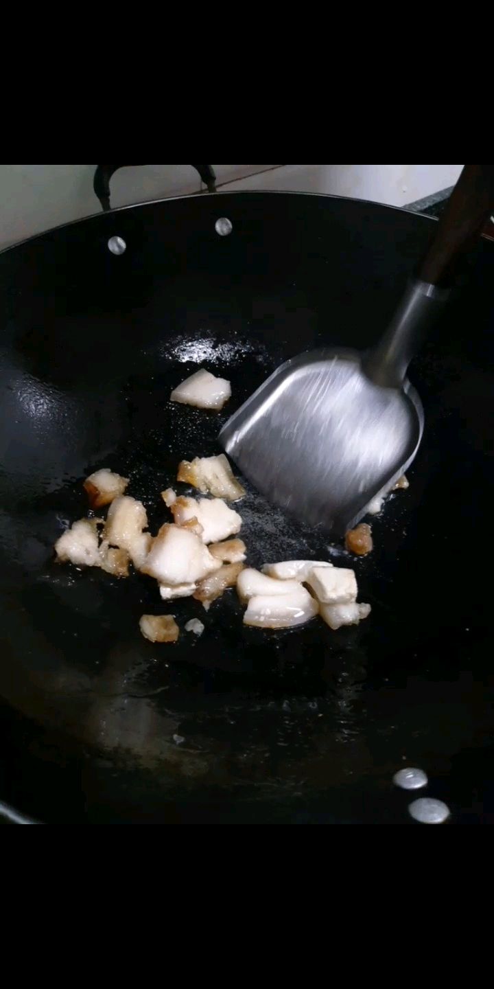 腊芋头烧肉