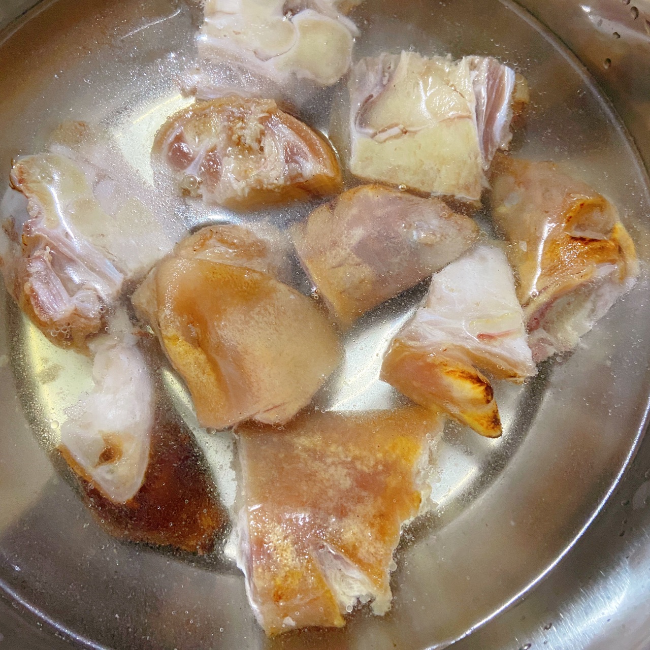 腊猪蹄香辣小火锅