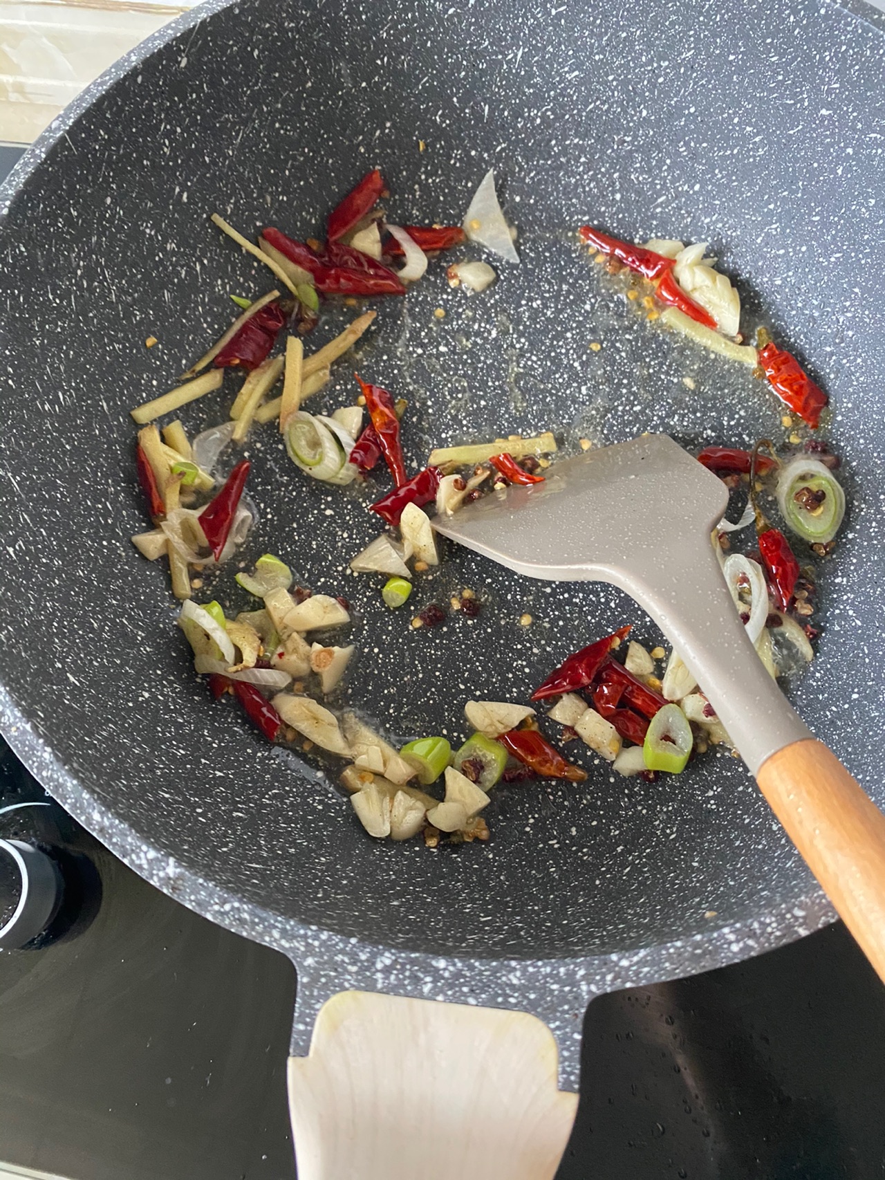 辣子鸡丁