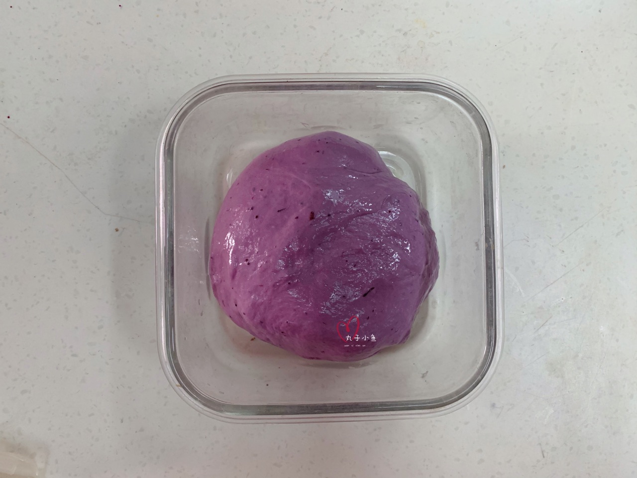 蓝莓酱面包——这个颜色你爱了吗?