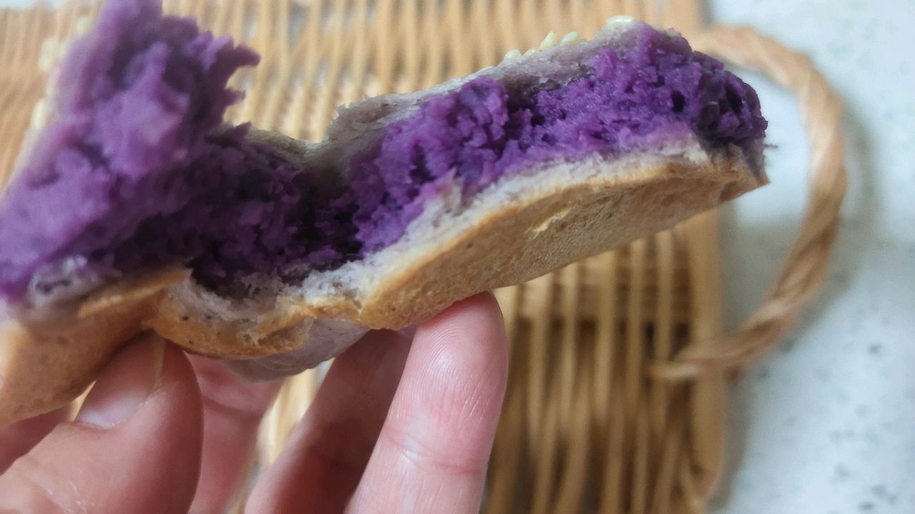 蓝莓芋泥紫薯包