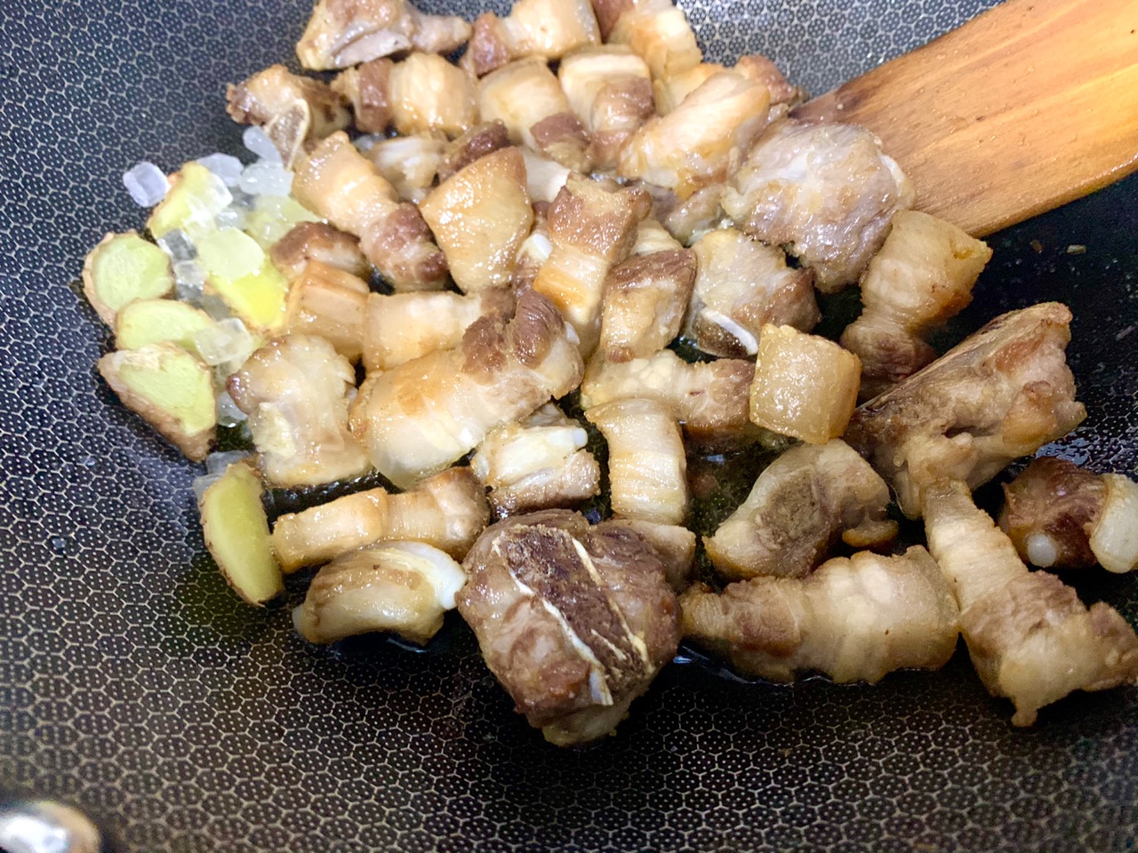 懒人版胡萝卜烧肉