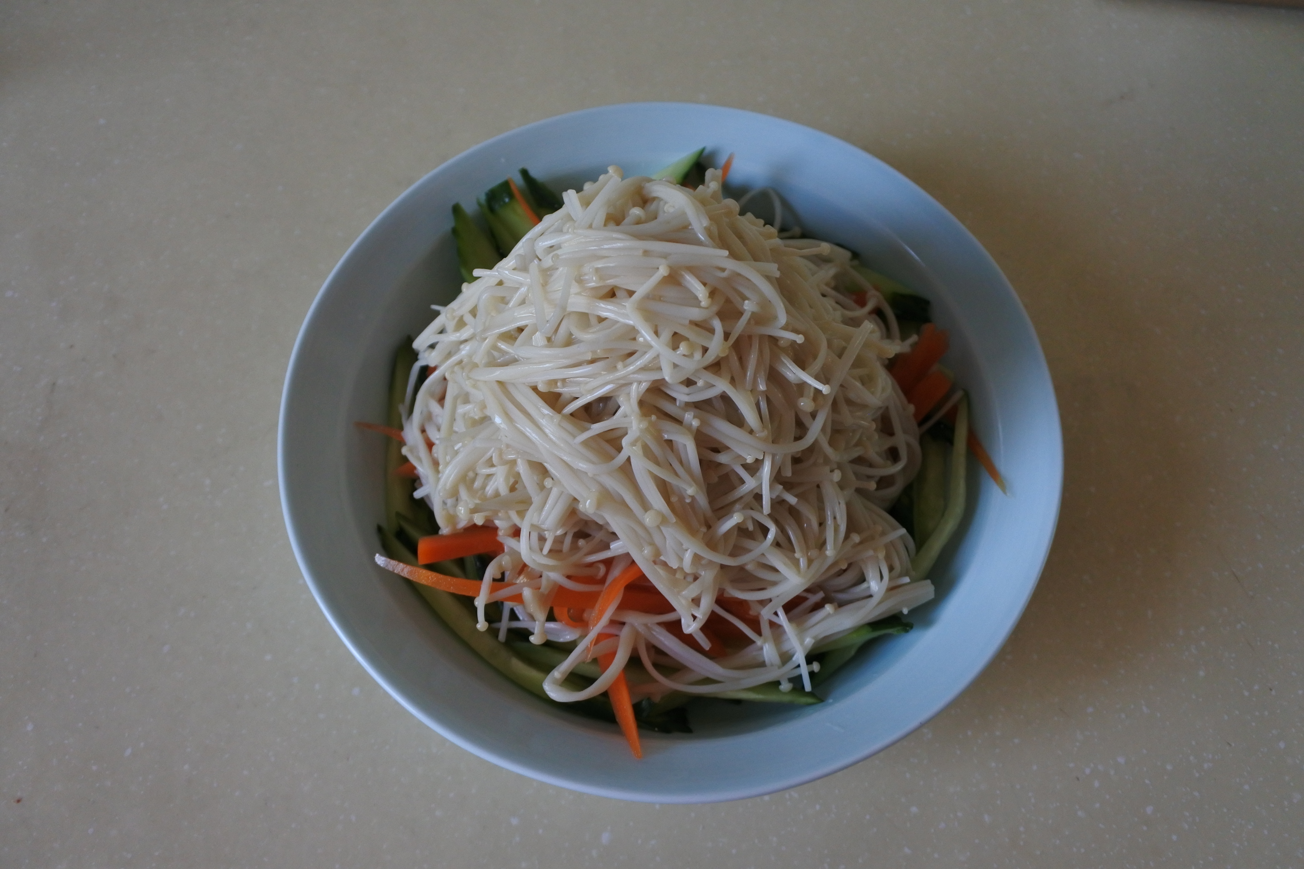 捞拌金针菇