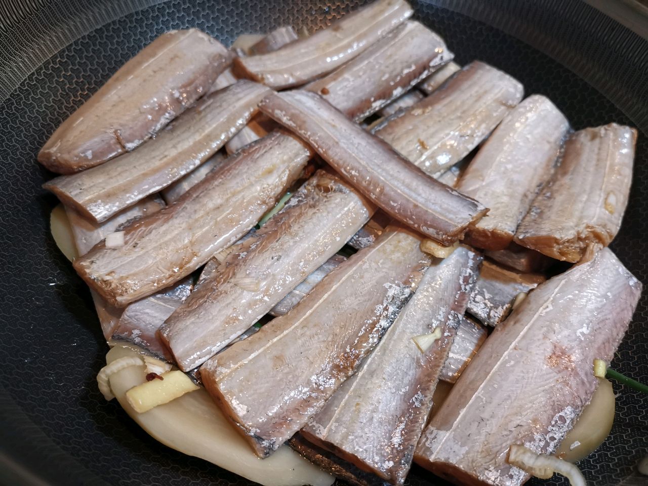 烙饼卷带鱼