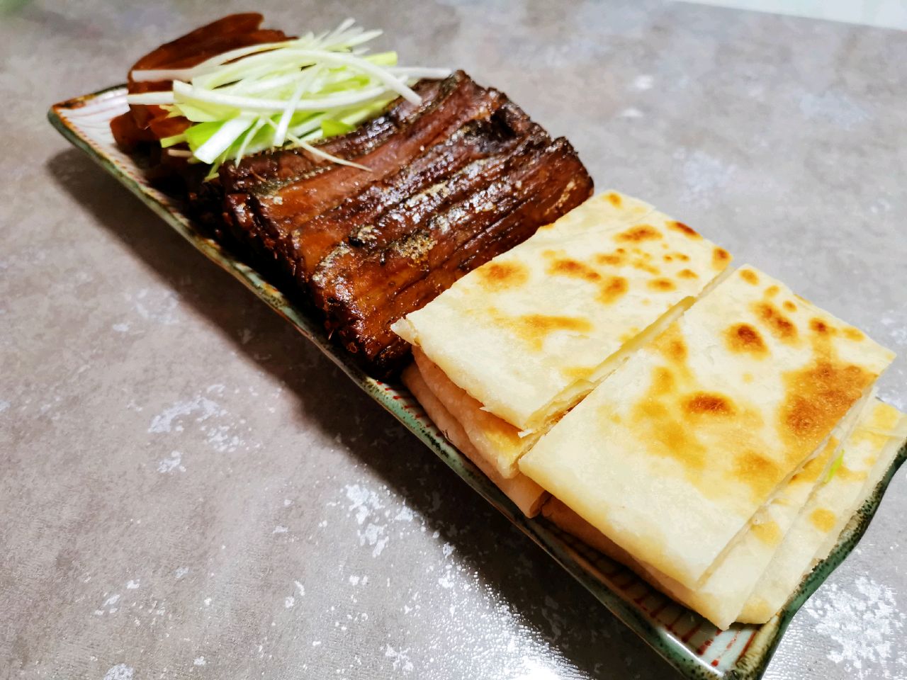 烙饼卷带鱼