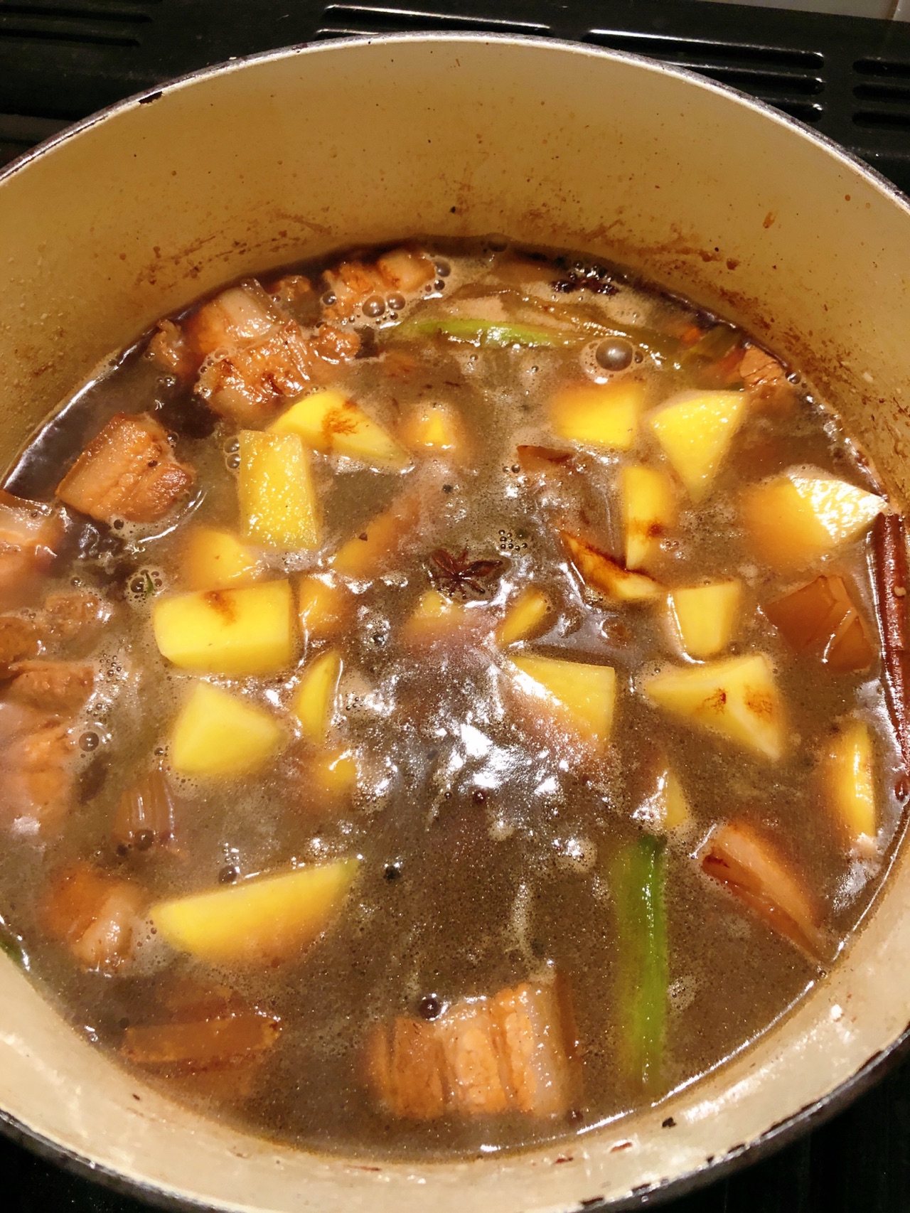 老外都爱的红烧肉炖土豆