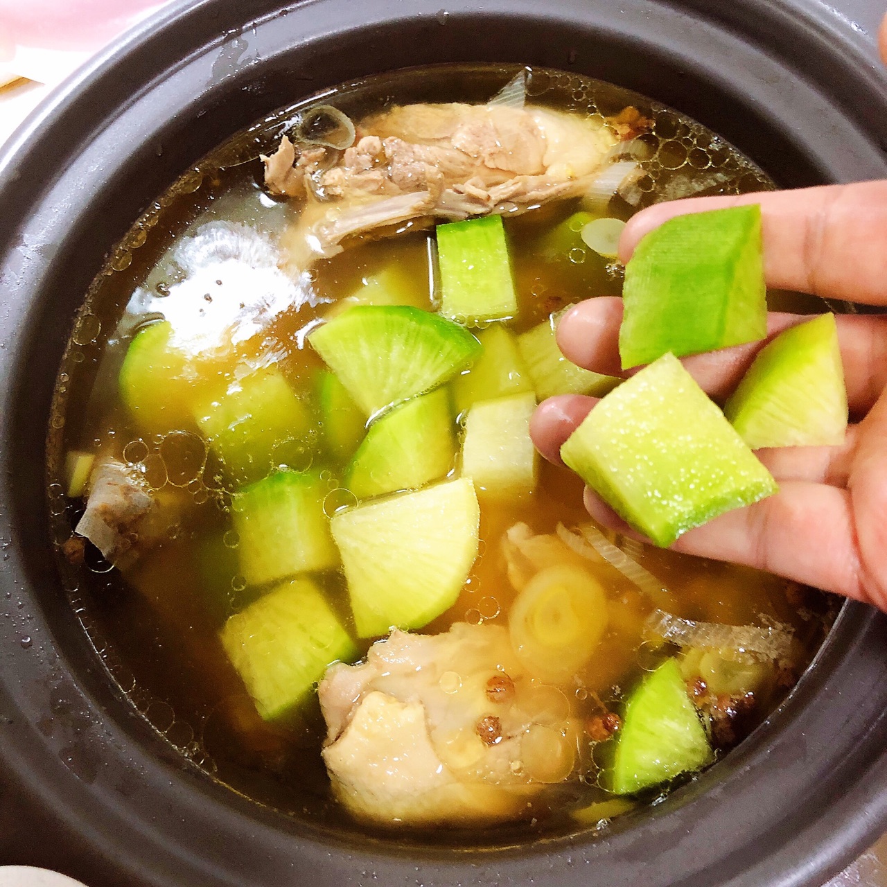 老鸭萝卜粉丝煲