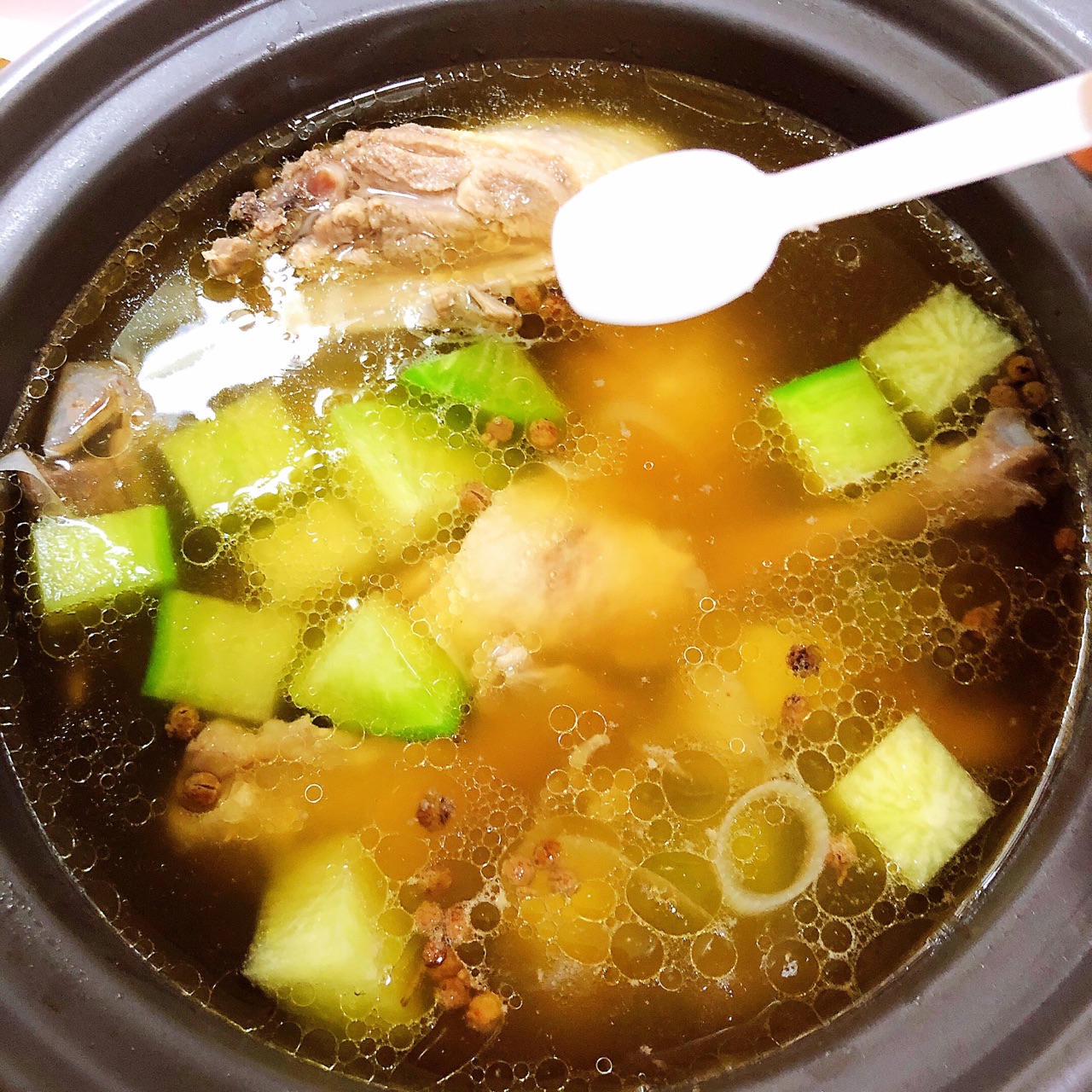老鸭萝卜粉丝煲