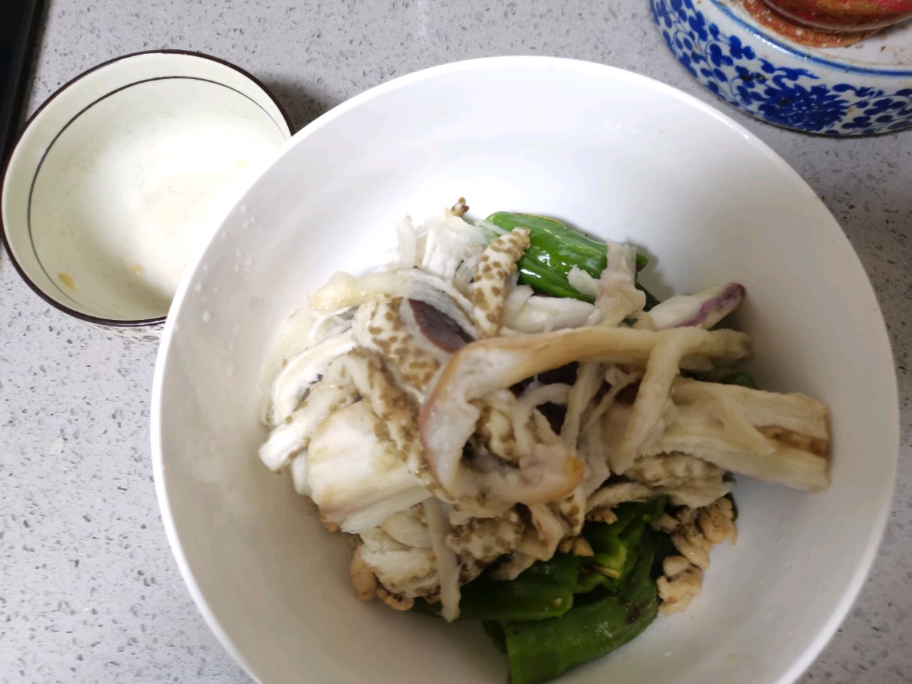 擂椒皮蛋茄子