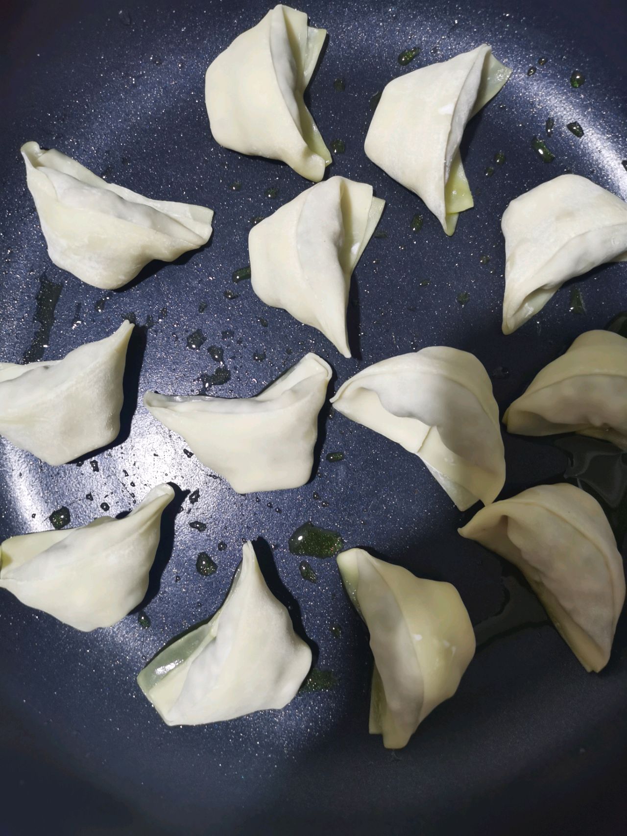 蕾丝冰花煎馄饨
