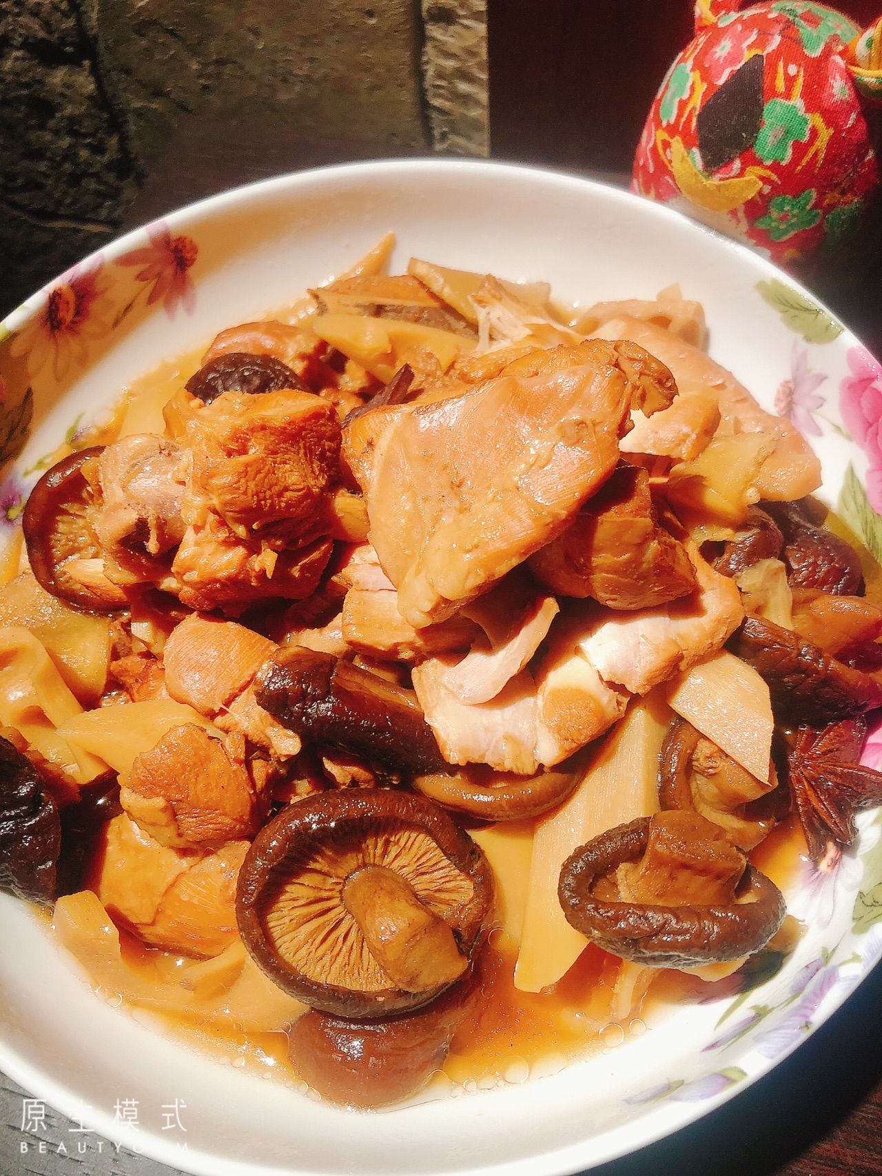雷笋小鸡炖蘑菇