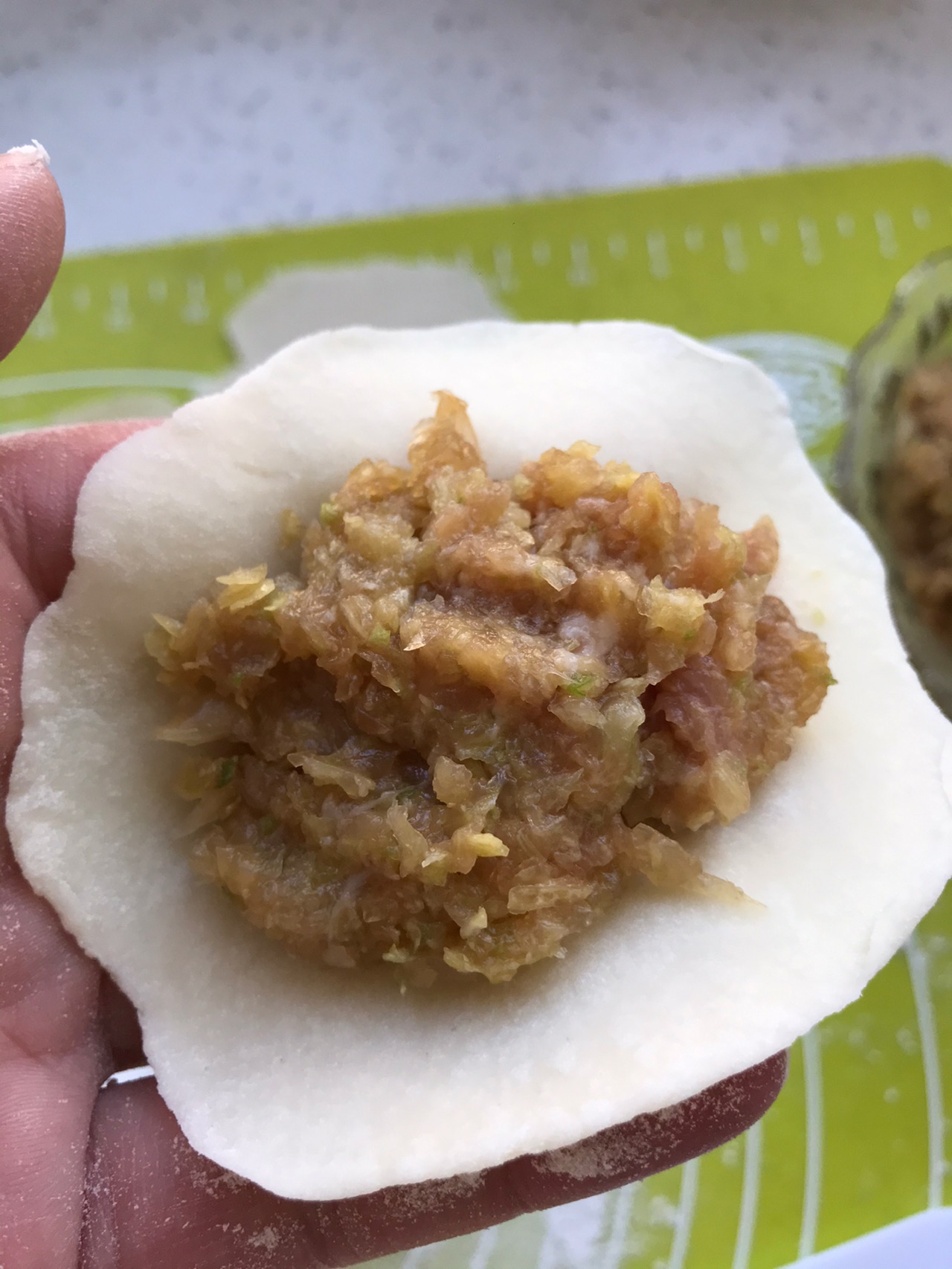 立冬日的猪肉白菜蒸饺