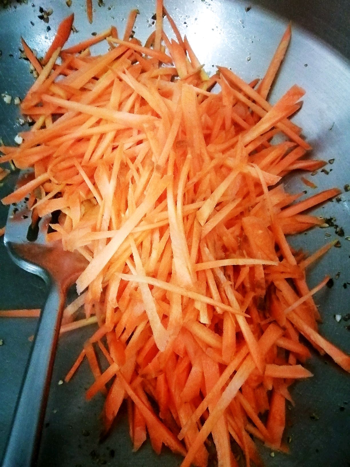 俪姐美食之胡萝卜炒花生