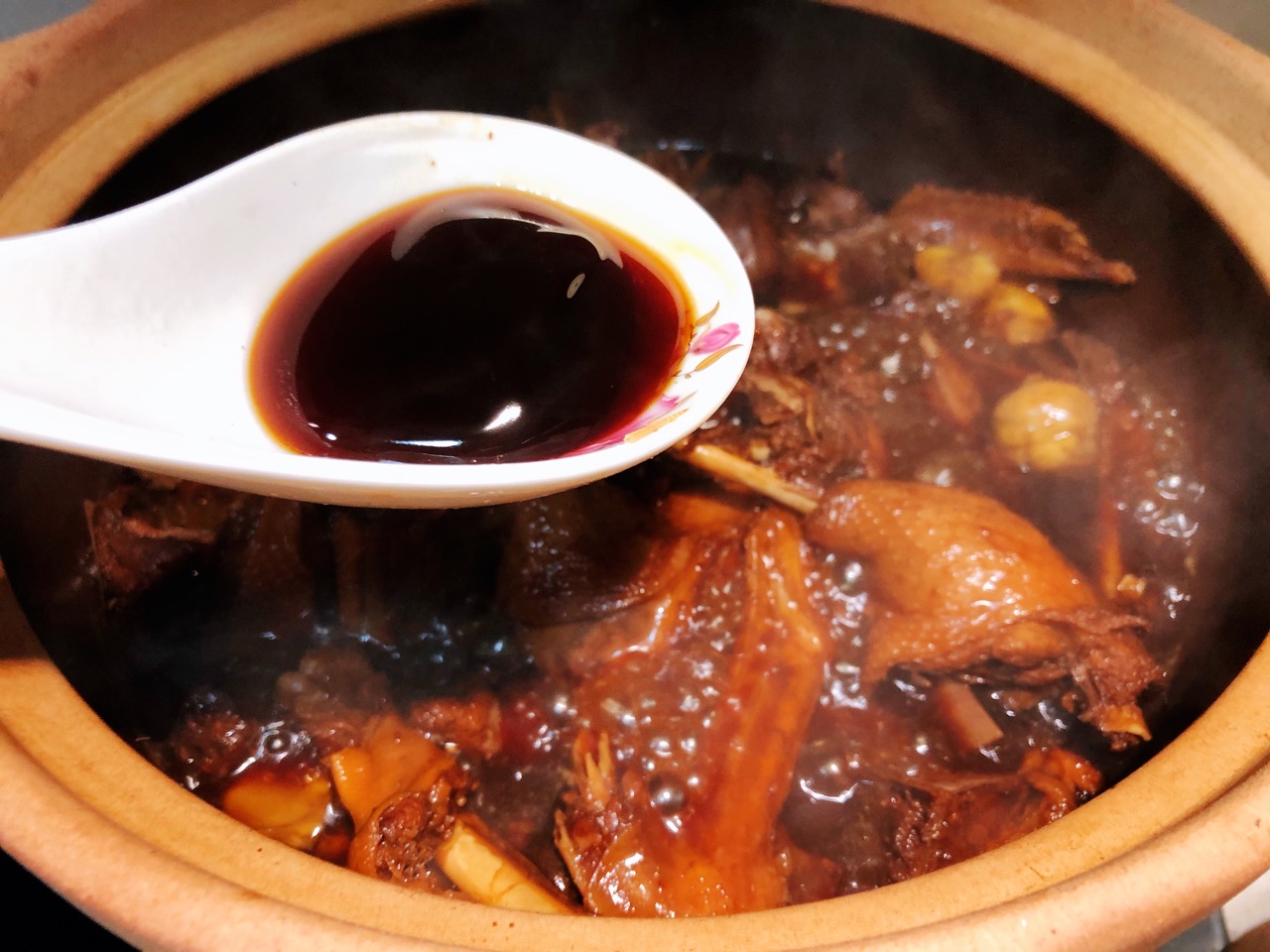 栗子（锥栗）砂锅炖可乐鸭