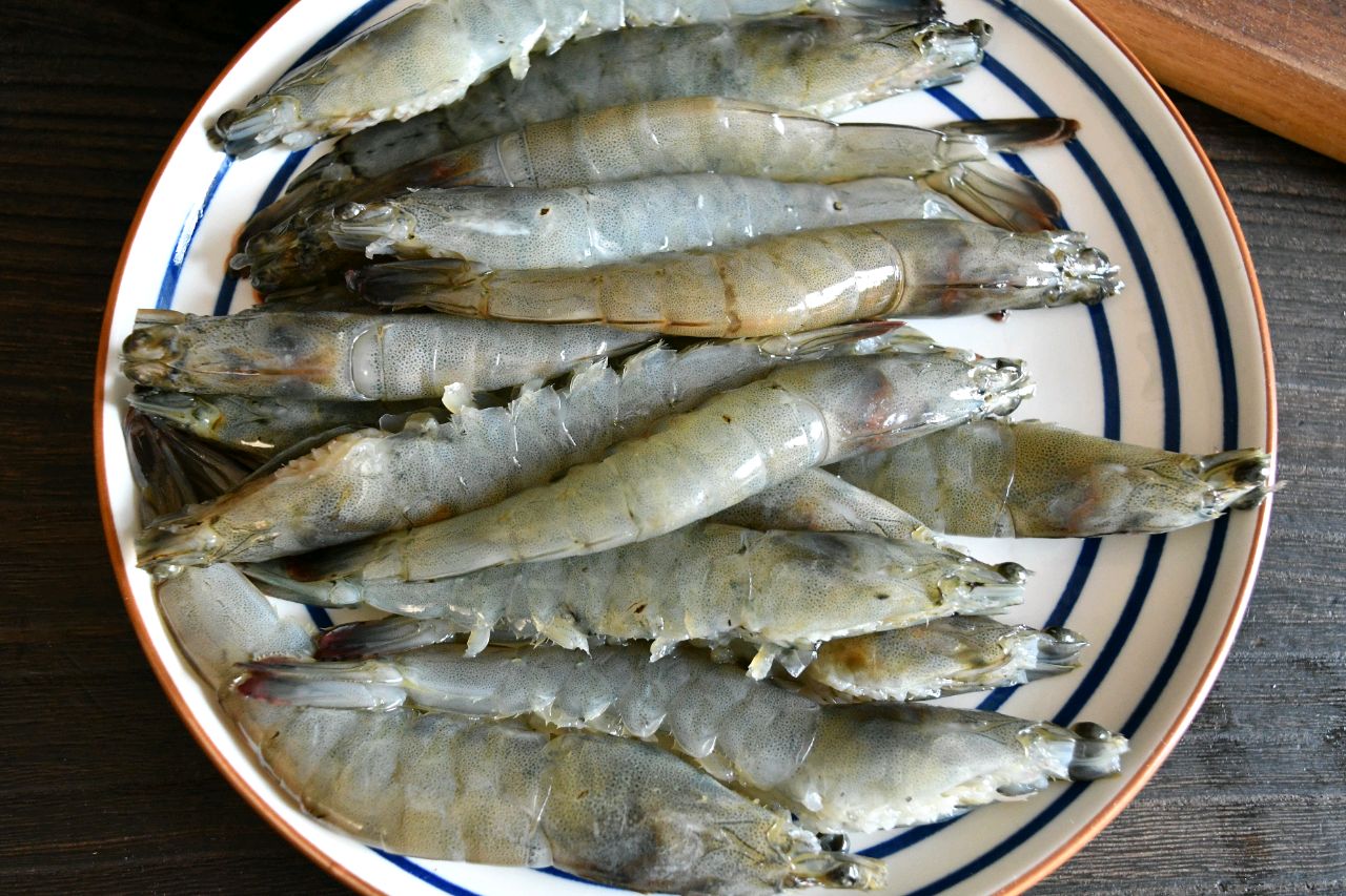 连壳吃掉的避风塘炒虾