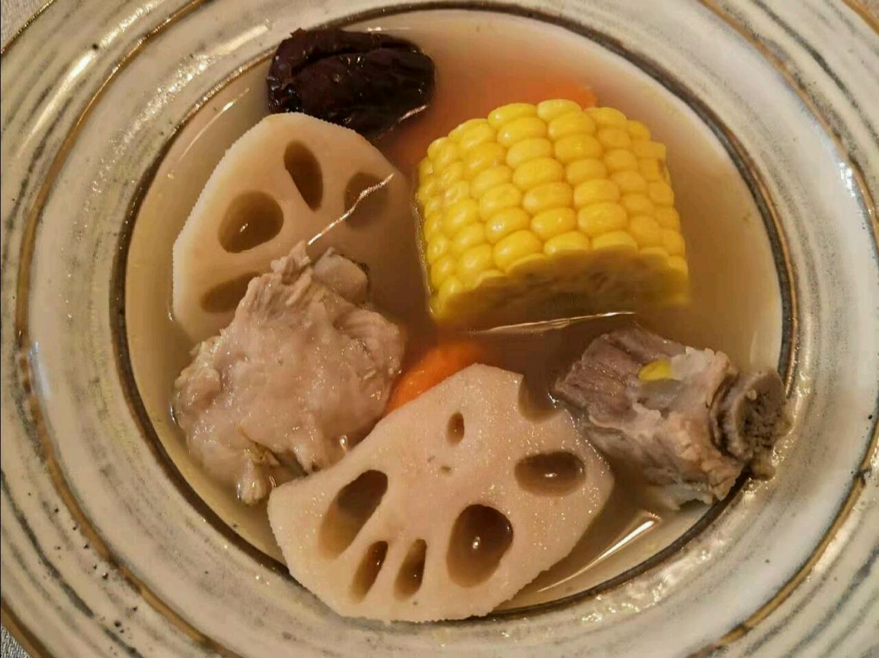 莲藕排骨玉米汤