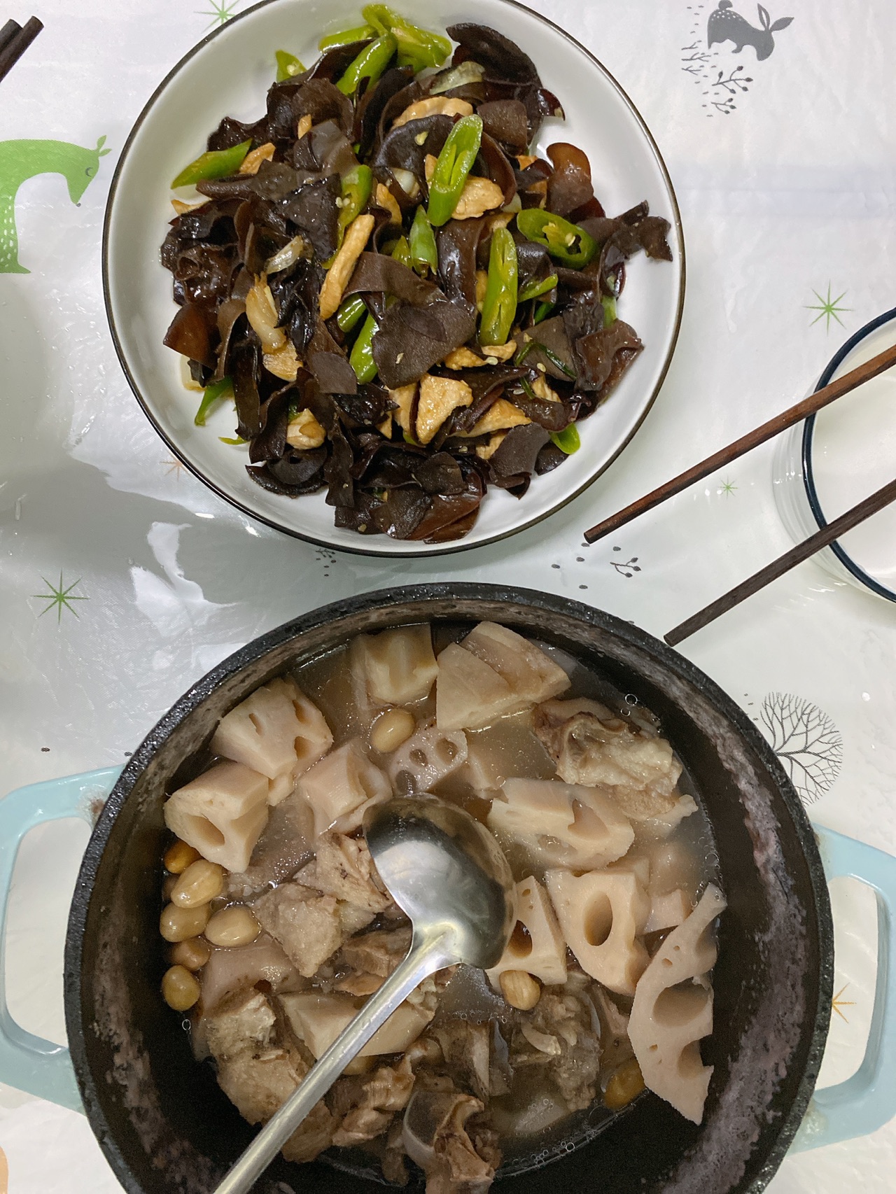 莲藕筒骨汤