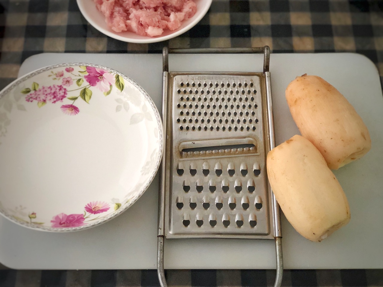 莲藕蒸肉饼