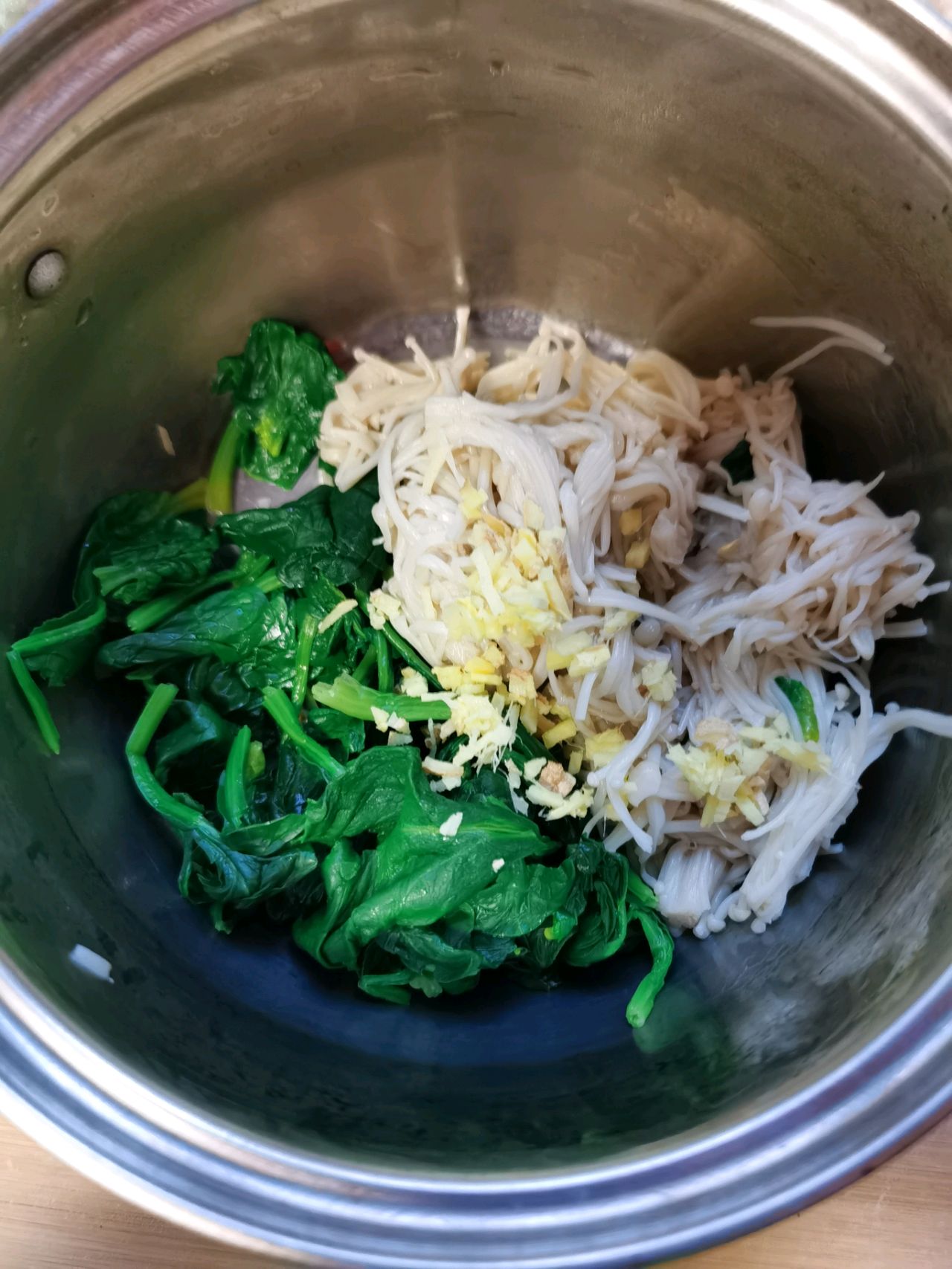 凉拌菠菜金针菇