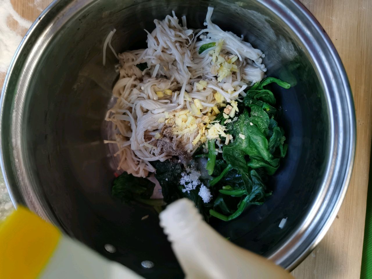 凉拌菠菜金针菇