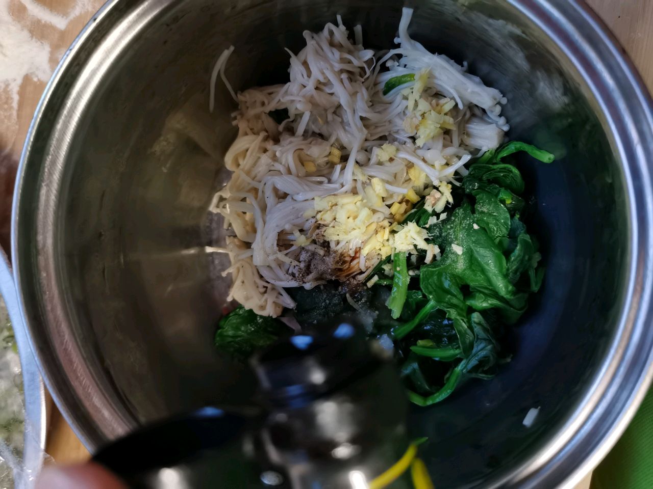 凉拌菠菜金针菇