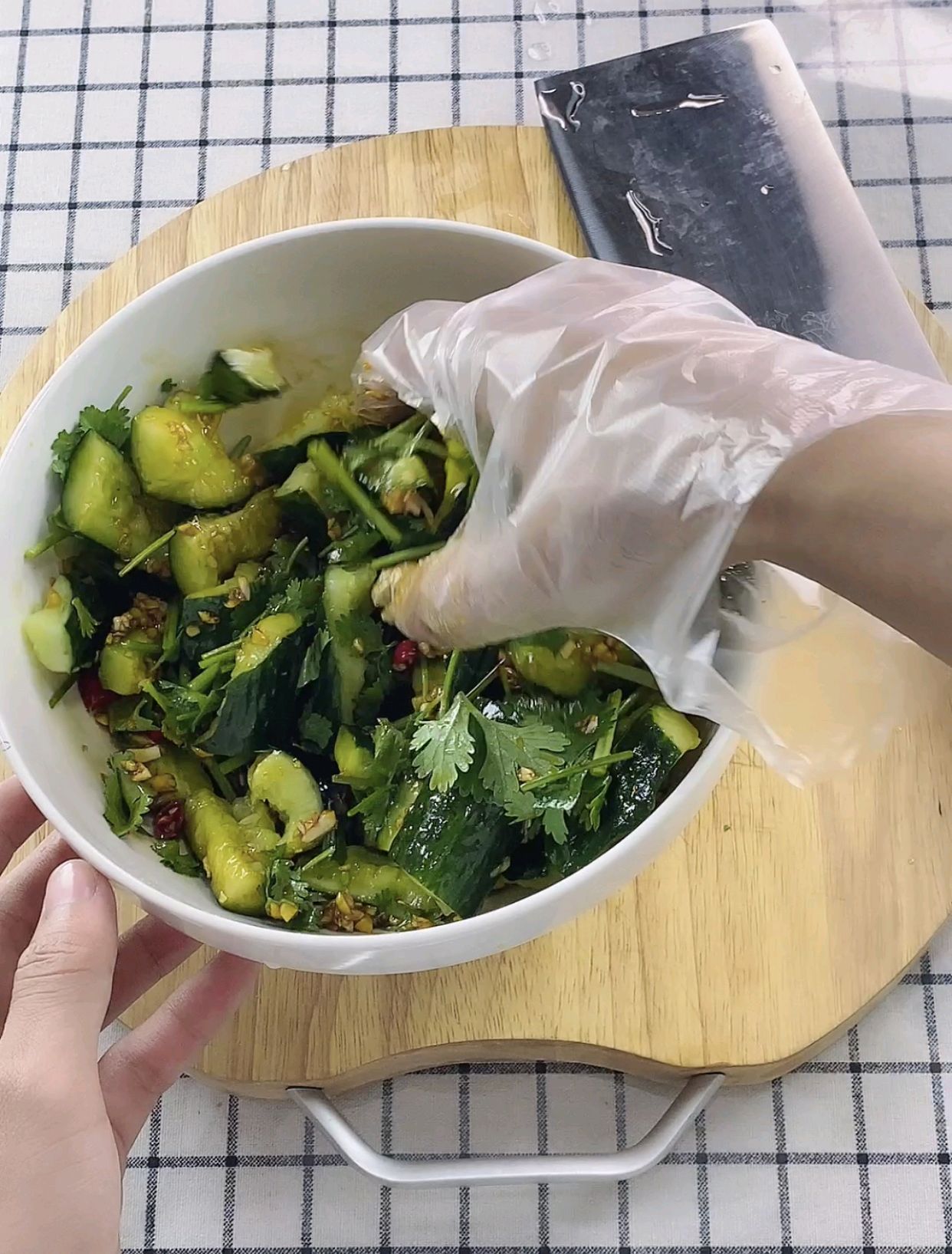 【凉拌黄瓜】这样做，比饭店好吃。
