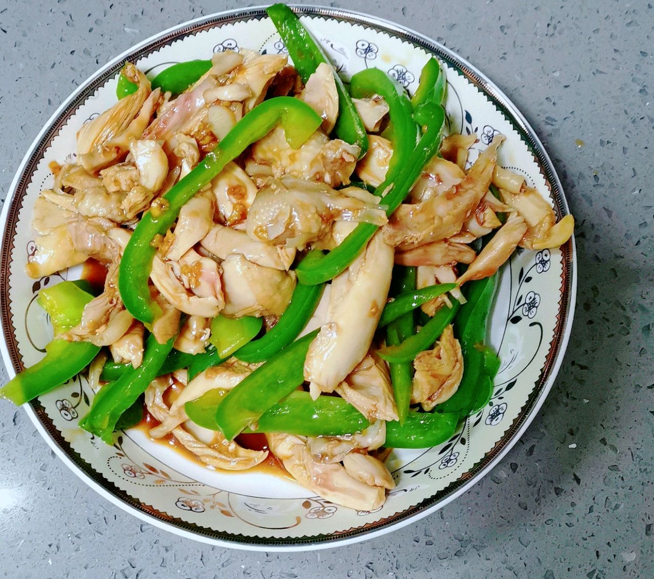 凉拌鸡腿肉