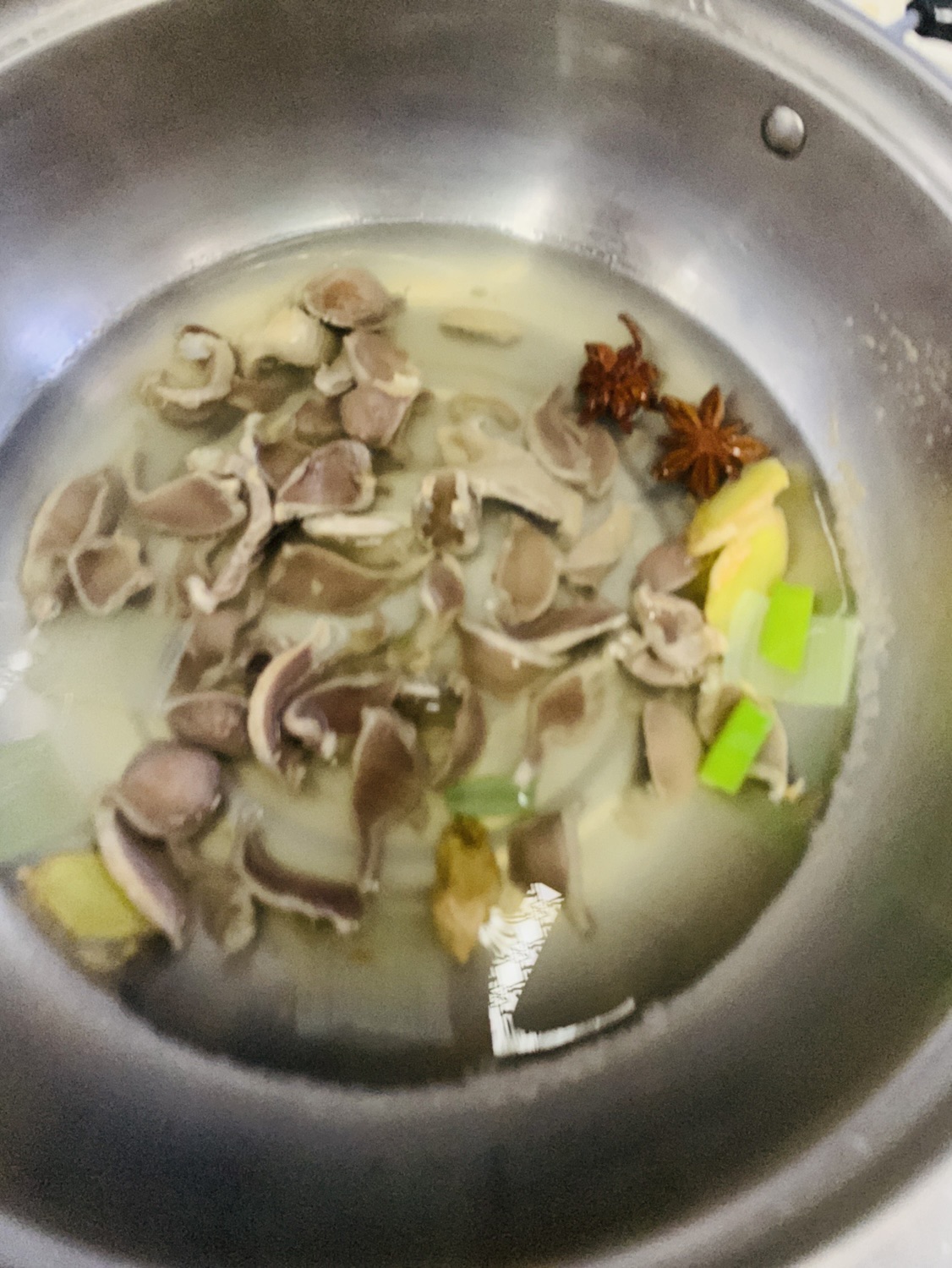 凉拌鸡胗