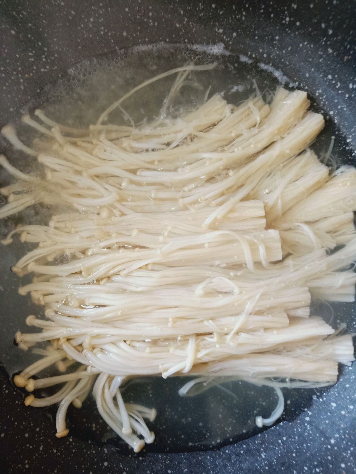 凉拌金针菇