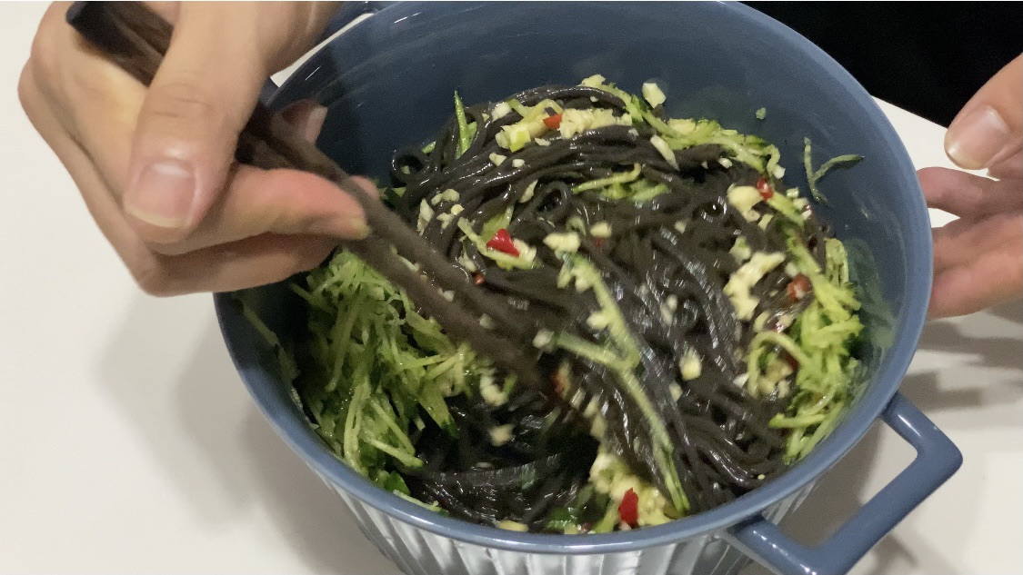 凉拌蕨根粉丝荞麦面也可以