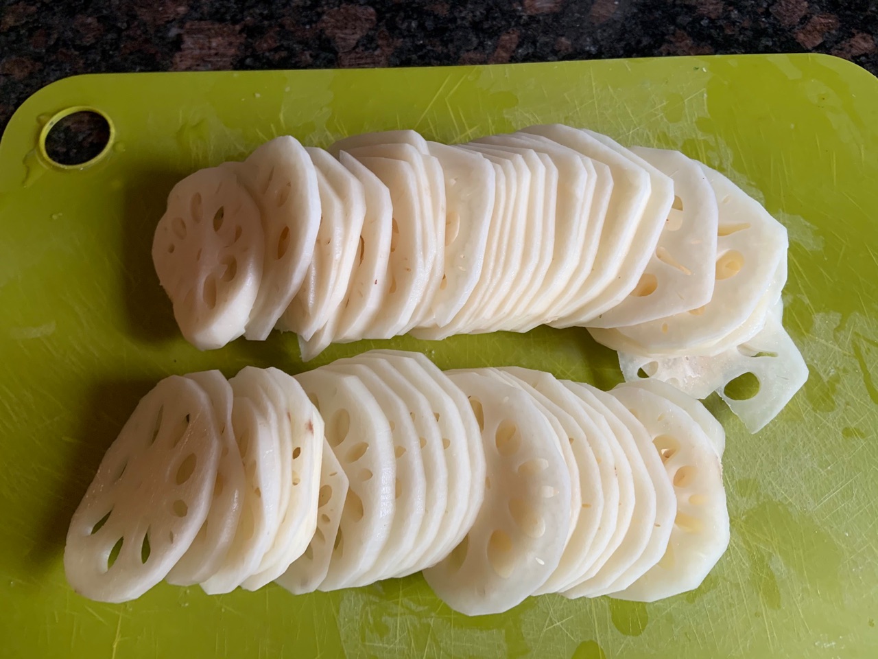 凉拌藕片，清淡爽口