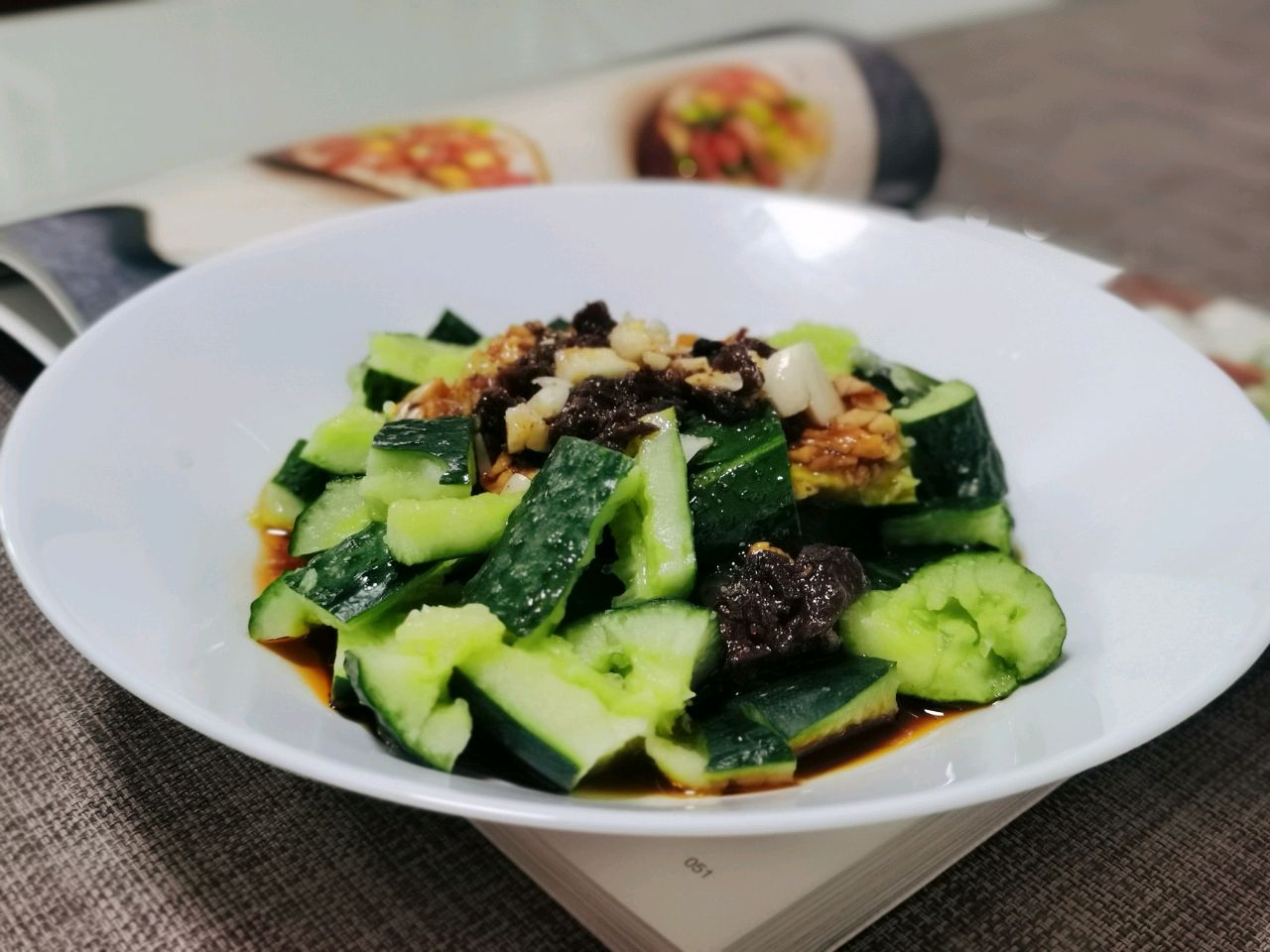 凉拌拍黄瓜口感爆棚好