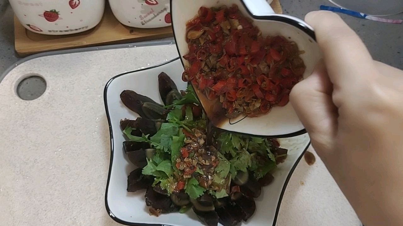 凉拌皮蛋