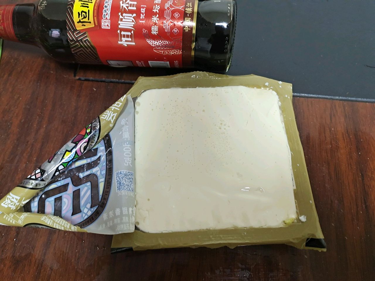 凉拌皮蛋豆腐