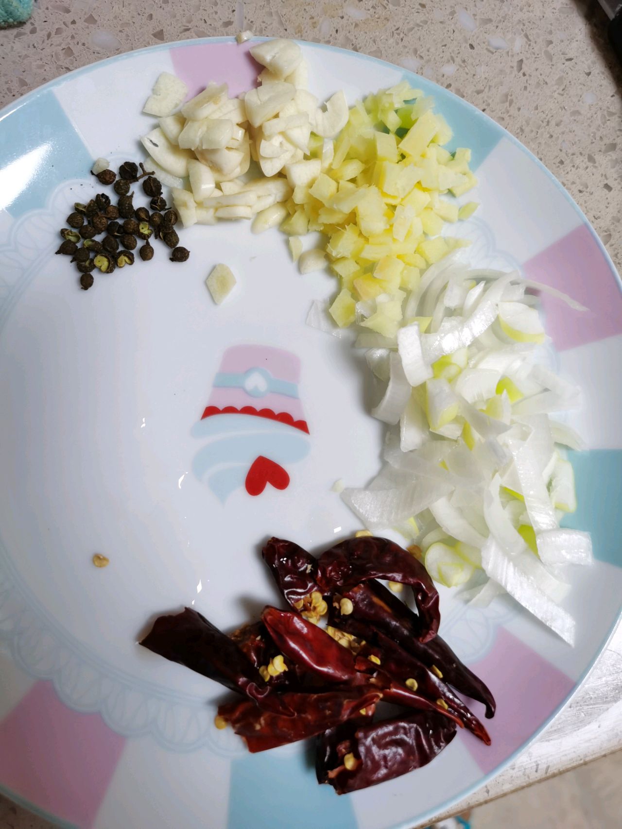 凉拌酸辣鸡爪