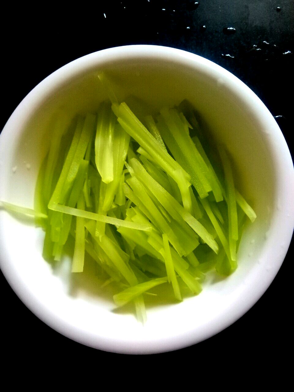 凉拌莴笋丝